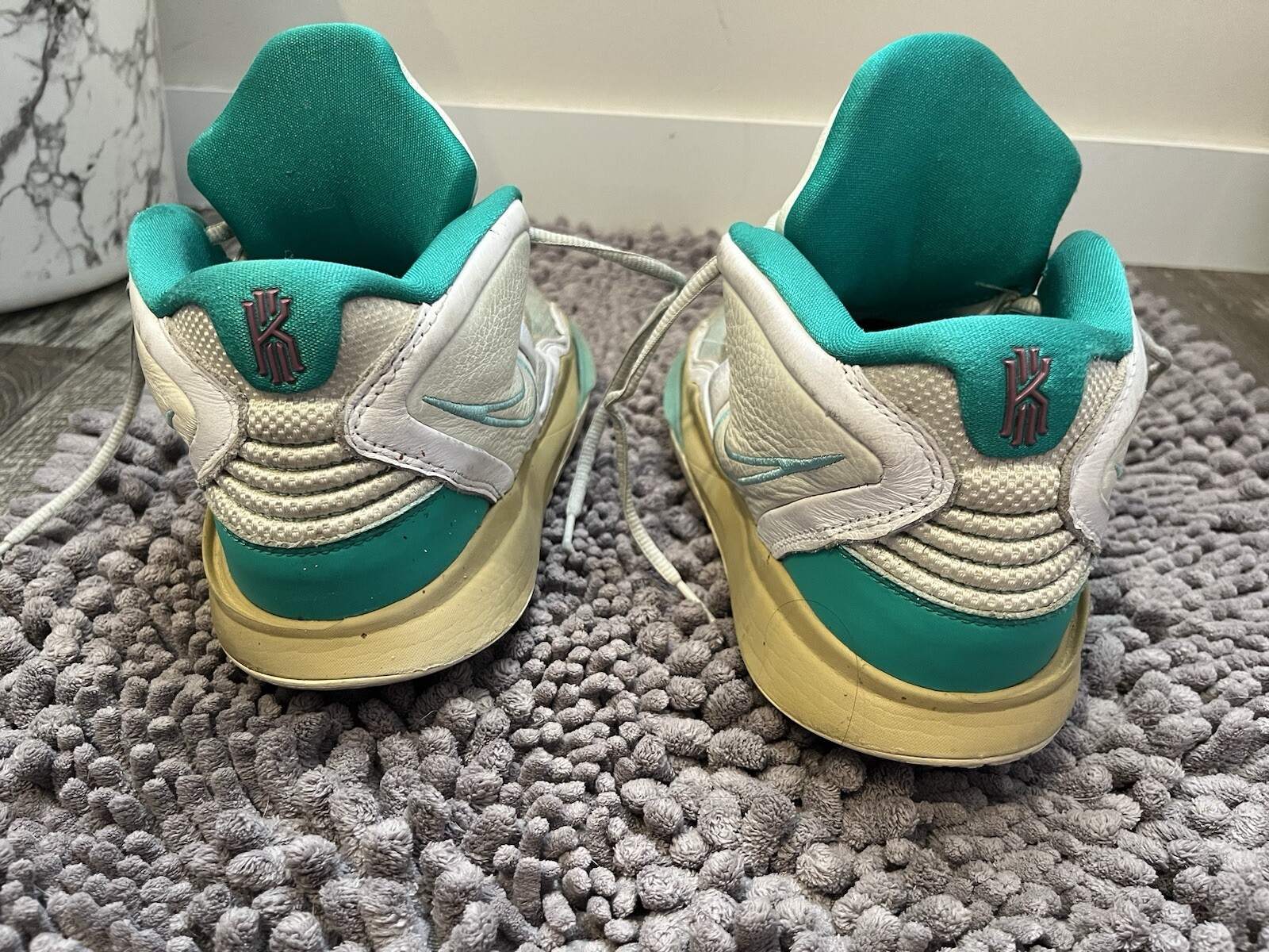 Size 10 – Nike Sue Bird x Kyrie Infinity Golden Tribute