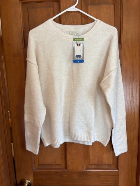 Legendary Outfitters Sweater Ladies’ L Soft and Cozy Crew Neck Cream NWT
