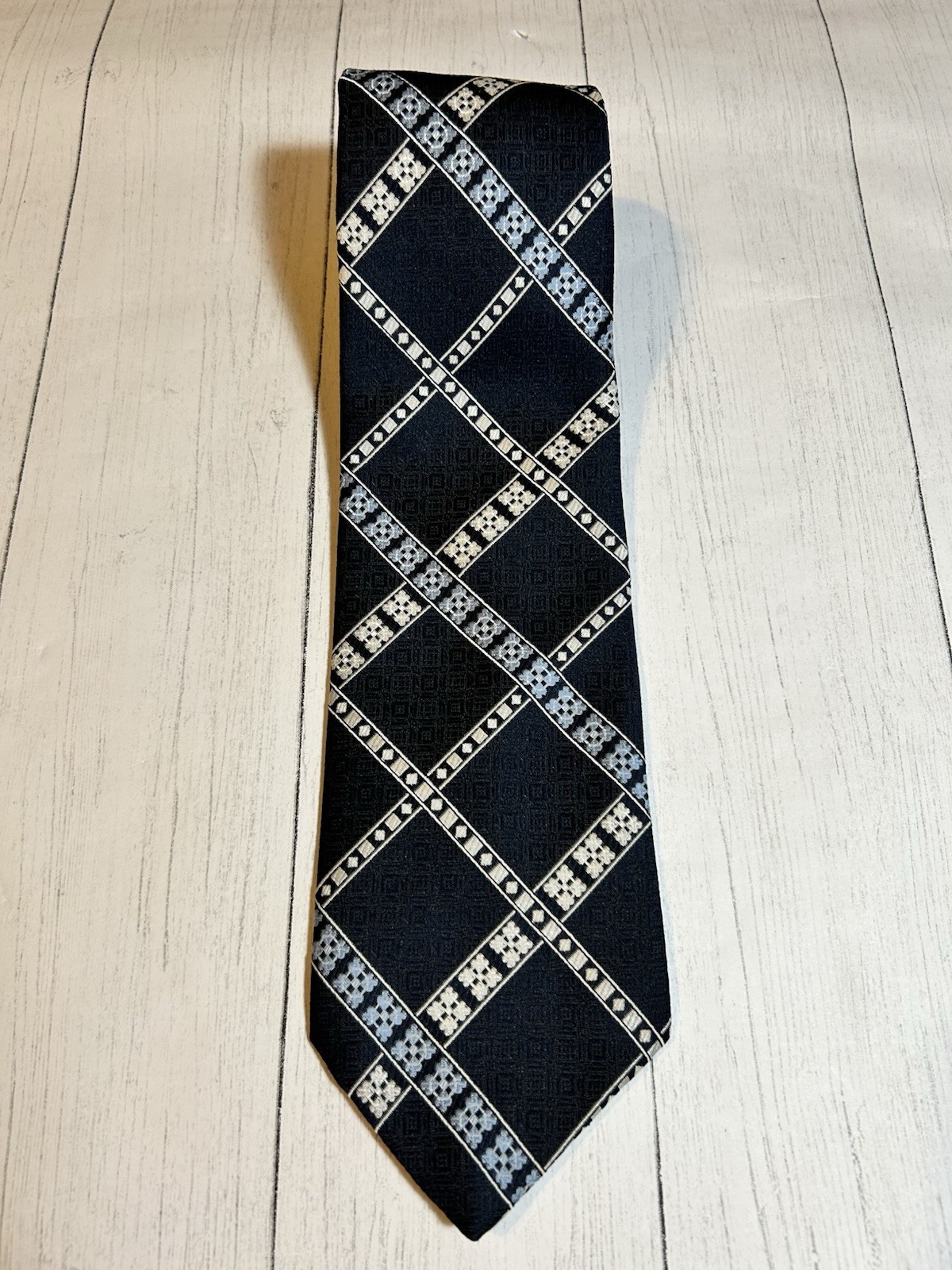 Wembley Wemlon Striped Necktie Navy Light Blue White Washable VTG 4”x56”