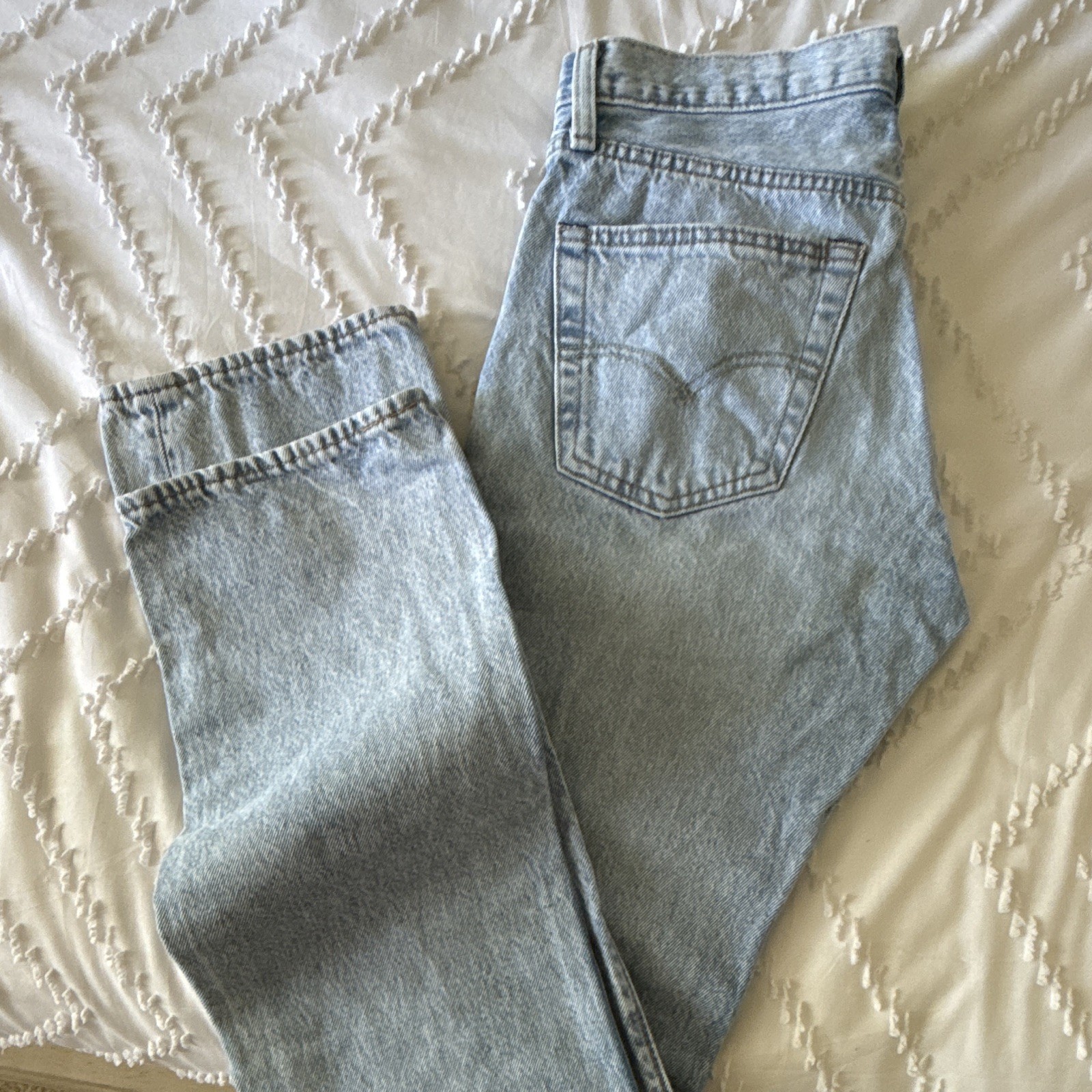 Levi’s Premium Men’s Straight Fit Light Wash Denim Jeans Button Fly 5-Pocket