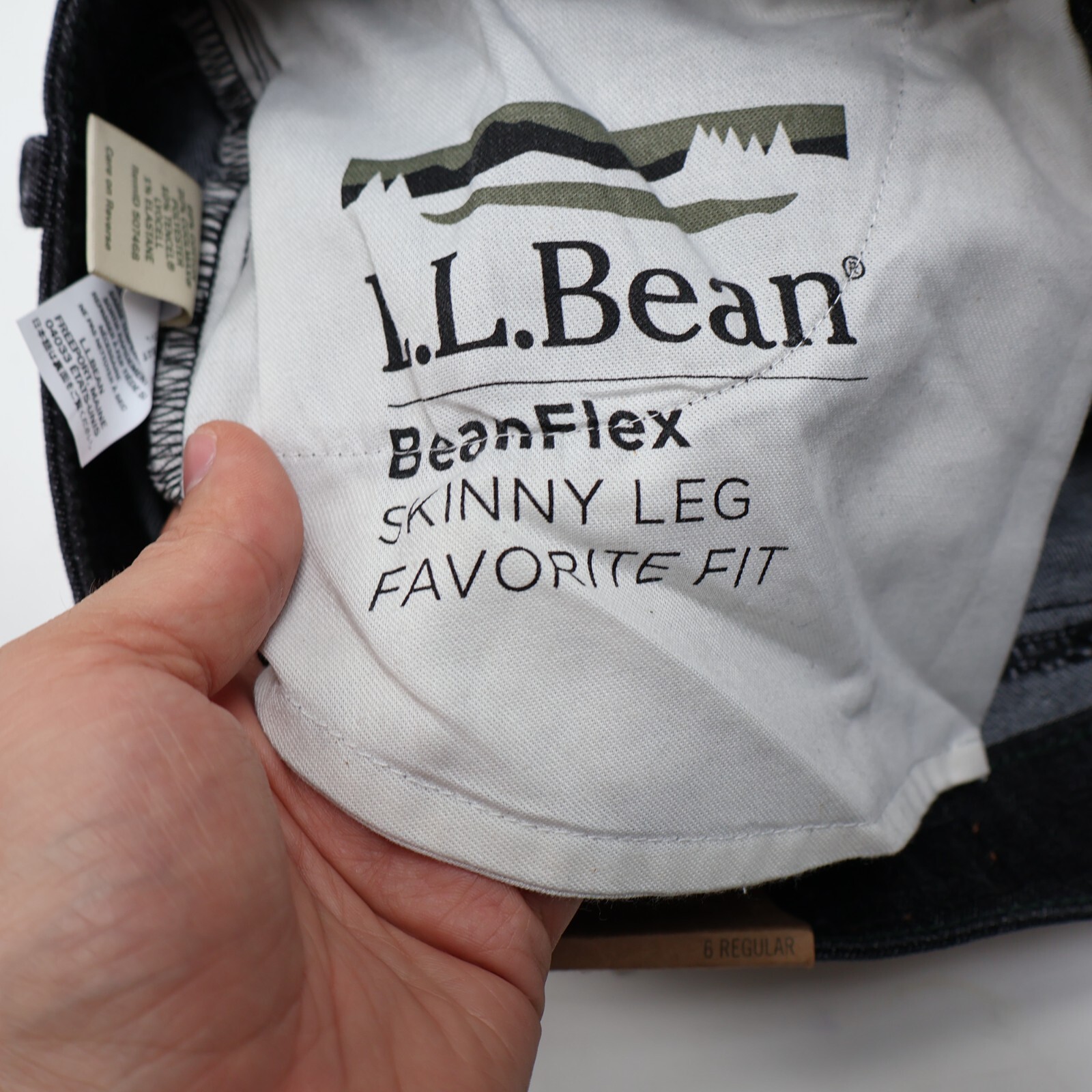 L.L. Bean “Beanflex” Women’s Size 6 Reg Skinny Leg Favorite Fit Dark Wash Jeans