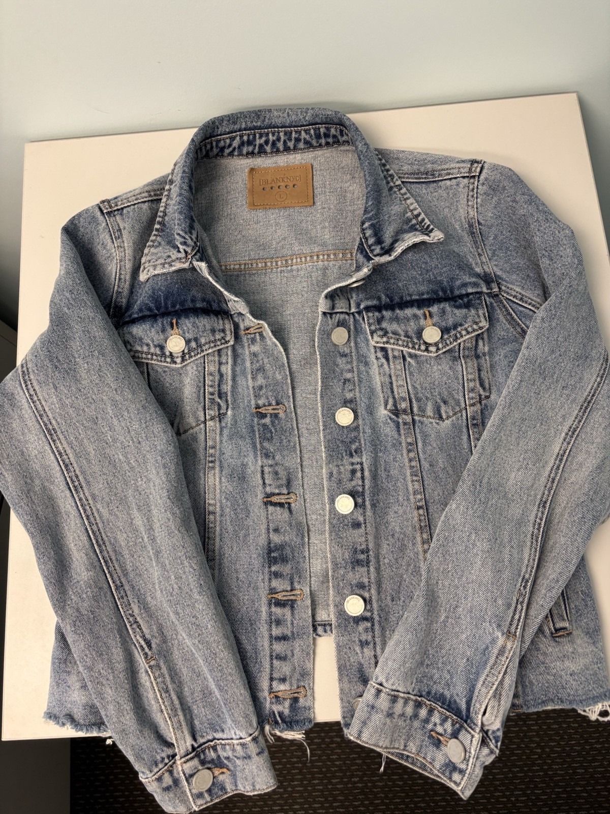BLANKNYC Traffic Jam Denim Trucker Jacket Raw Hem Light Wash Size L
