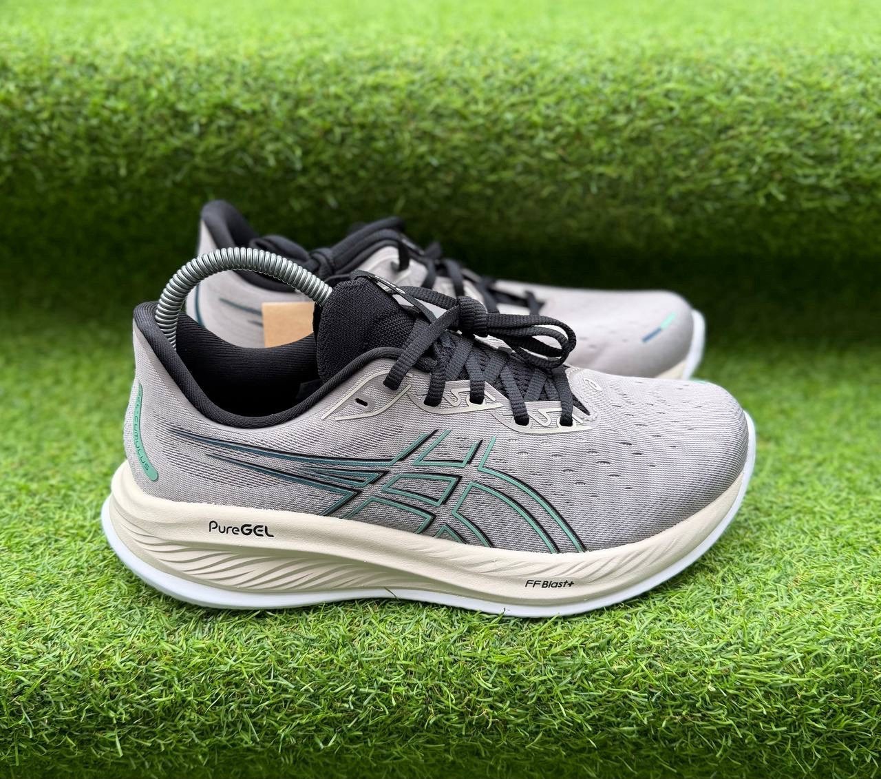 ASICS Gel-Cumulus 26 Men’s US9 Running Shoes Moonrock Dark Mint 1011B792-250