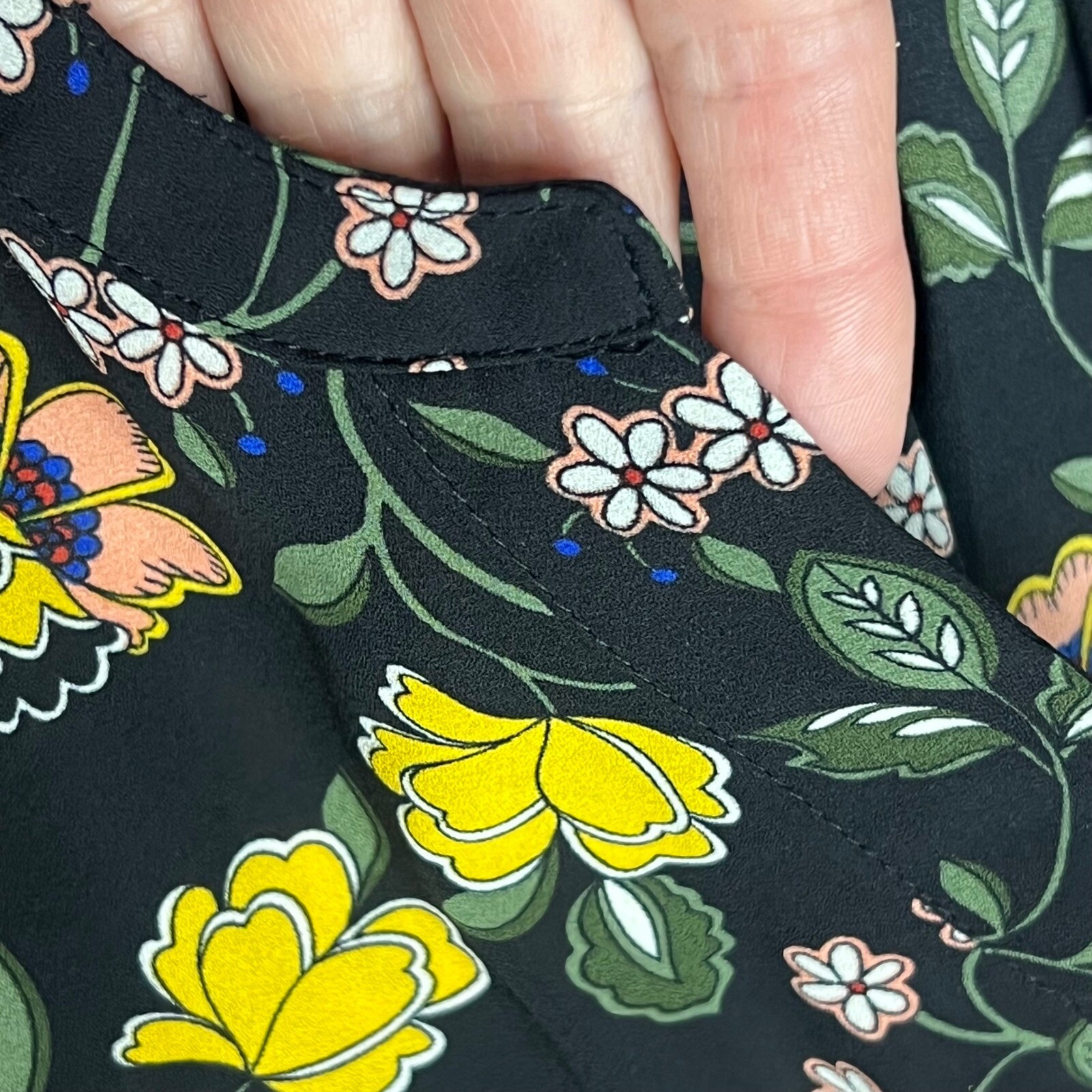 Chelsea & Theodore Floral Blouse Summer Split Neck Long Sleeve Black Yellow 1X