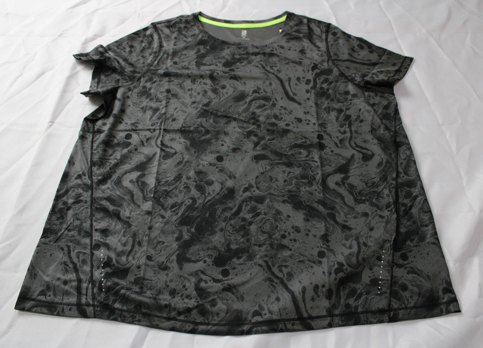ID Ideology Women’s Plus Water Bubbles Mesh T-Shirt CN6 Deep Black Size 1X NWT