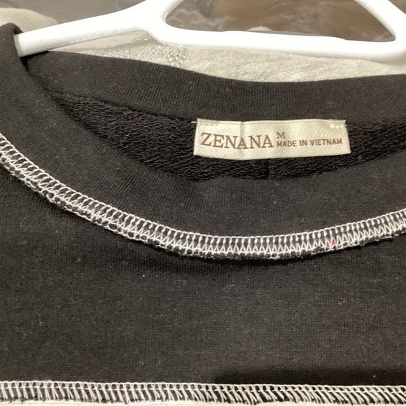 Zenana Outfitters Womens Black and White Sweater – Size M -NWT