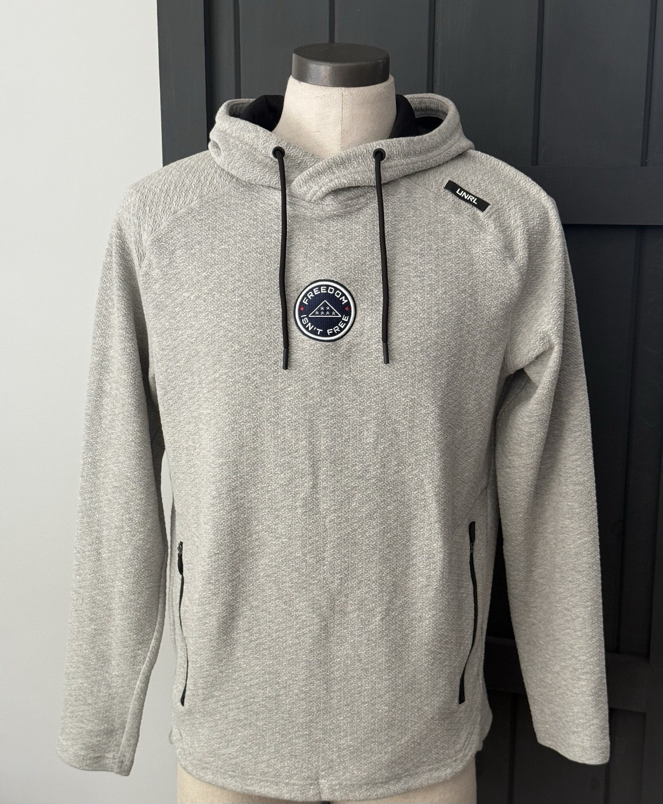 UNRL x Folds of Honor Men’s Gray Textured Elevation Pullover Hoodie Size M