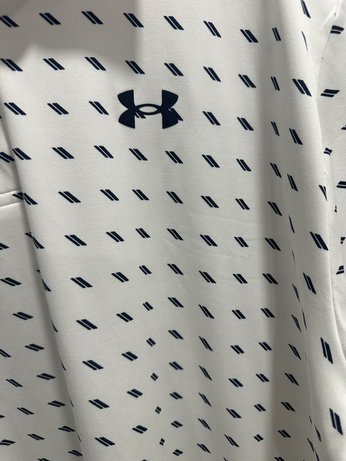 Under Armour Men’s The Playoff Polo Shirt White With Blue Geometric Pattern 2XL