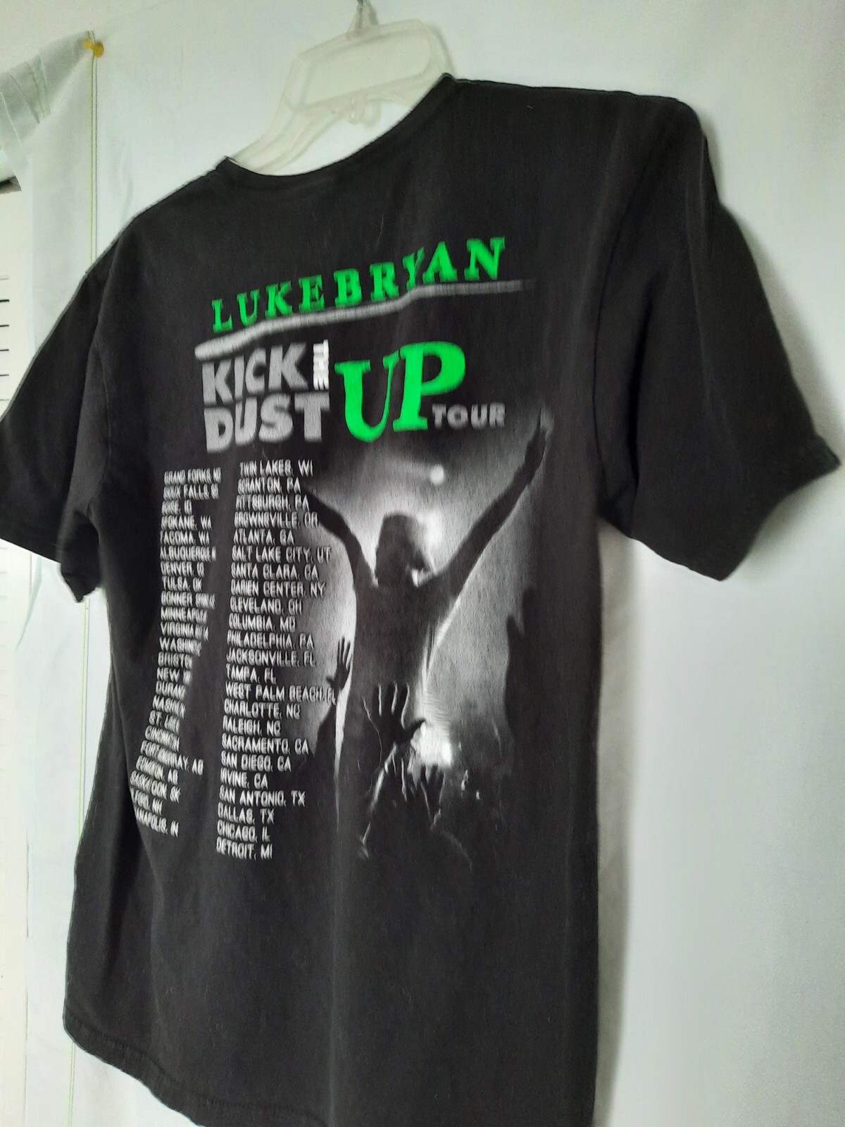 District Luke Ryan Megastar Unisex Kick The Dust Up Tour Black T Shirt Size S