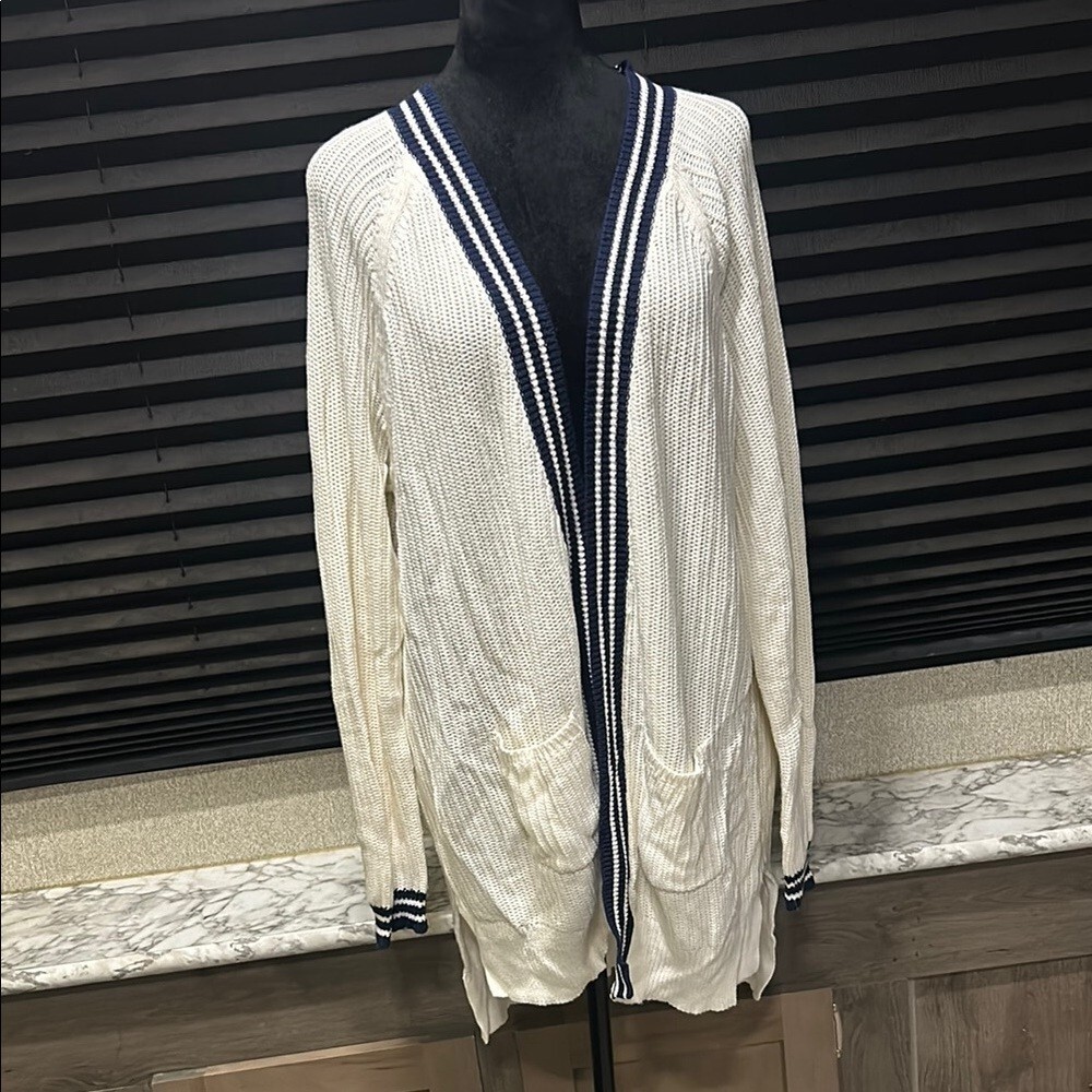TROUVE Women’s White w Blue Trim Varsity LS Open Front Dorset Cardigan Large