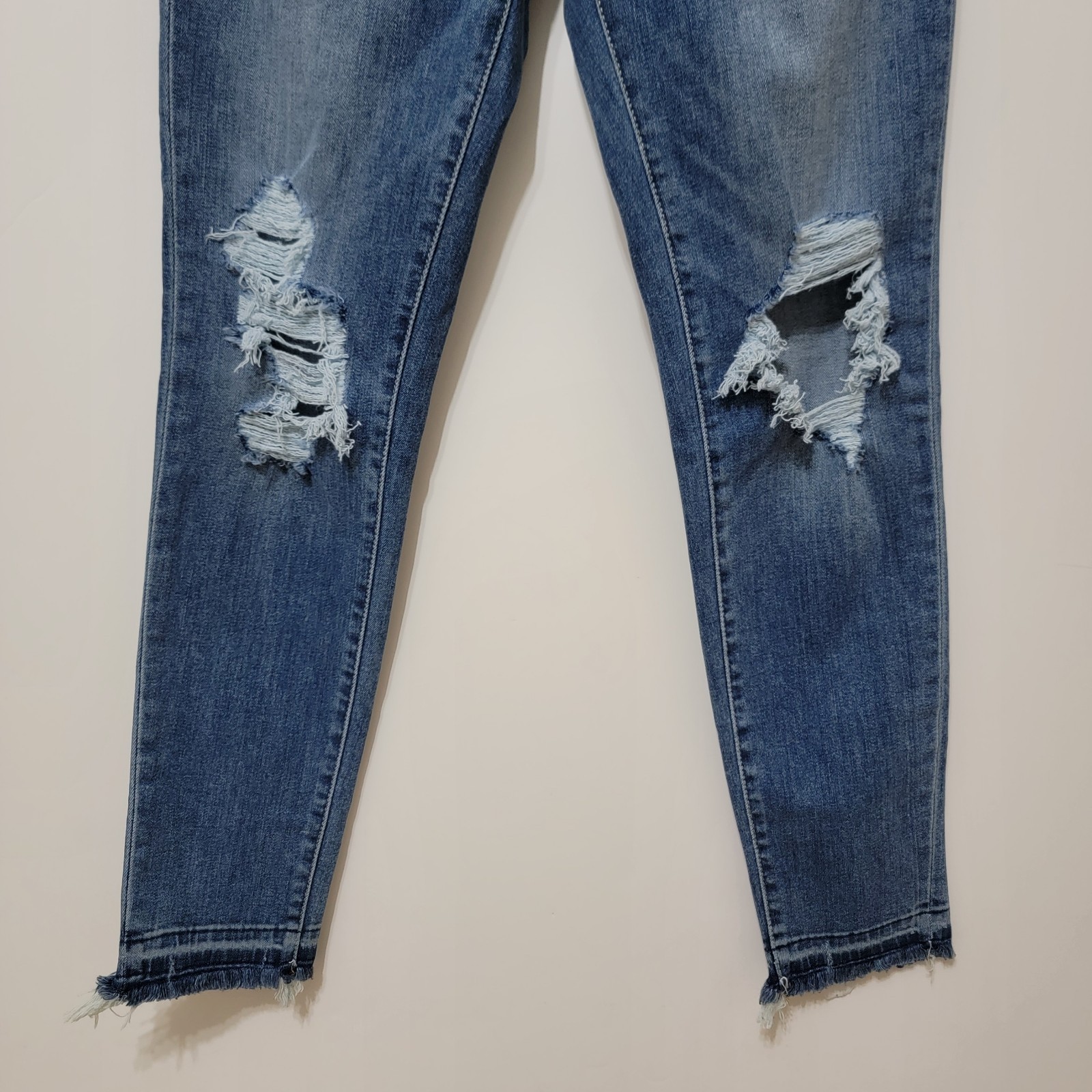 LEVI’S PREMIUM 721 High Rise Skinny Jeans Women’s 26 Off The Hook Distressed NWT