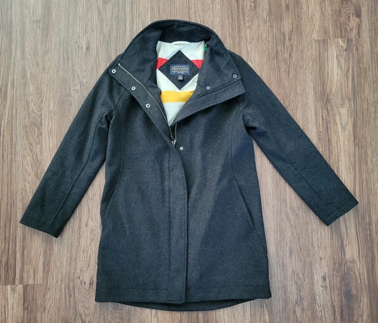 Pendleton Woolen Mills Glacier Striped Lined Wool Peacoat Jacket Sz Small Gray