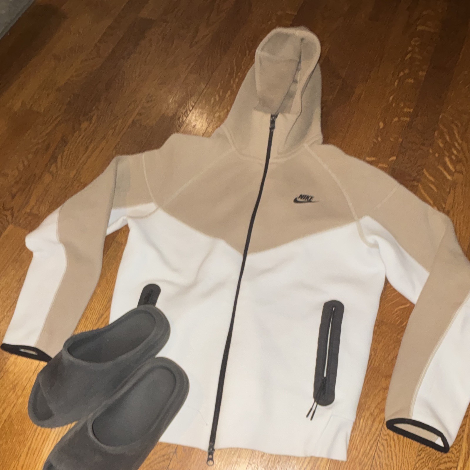Nike Men’s M Colorblock Full Zip Fleece Hoodie w/ Pockets Beige White Black