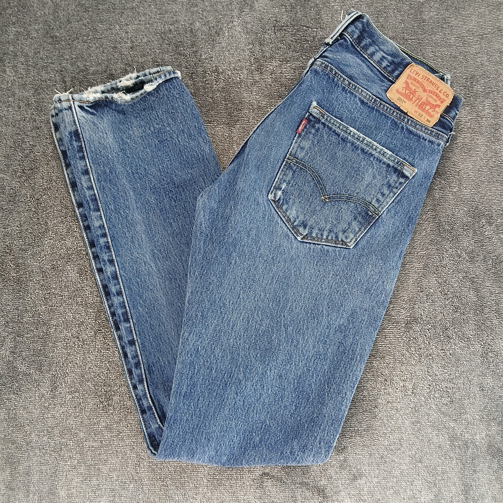 Levis 501 Jeans Mens 32×34 Blue Button Fly Cotton Distressed Classic Egypt