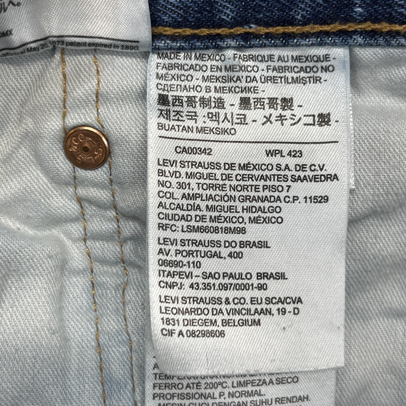 Levis 501 Jeans Mens 32×30 Blue Medium Wash Straight Leg Button Fly Denim