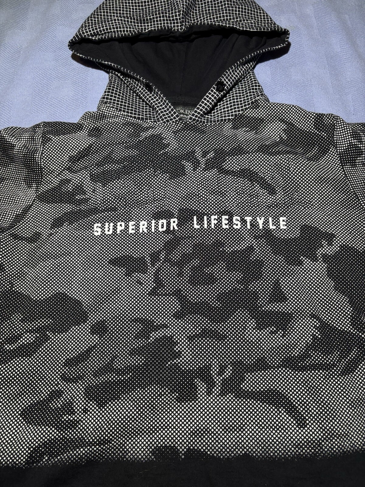 Superior Lifestyle New York Long Sleeved Hoodie Size Medium, No Draw String