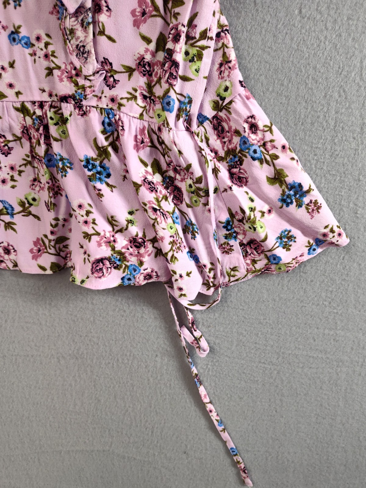 Forever 21 Women Romper M Purple Floral Ruffle Puff Sleeve V Neck Summer Casual