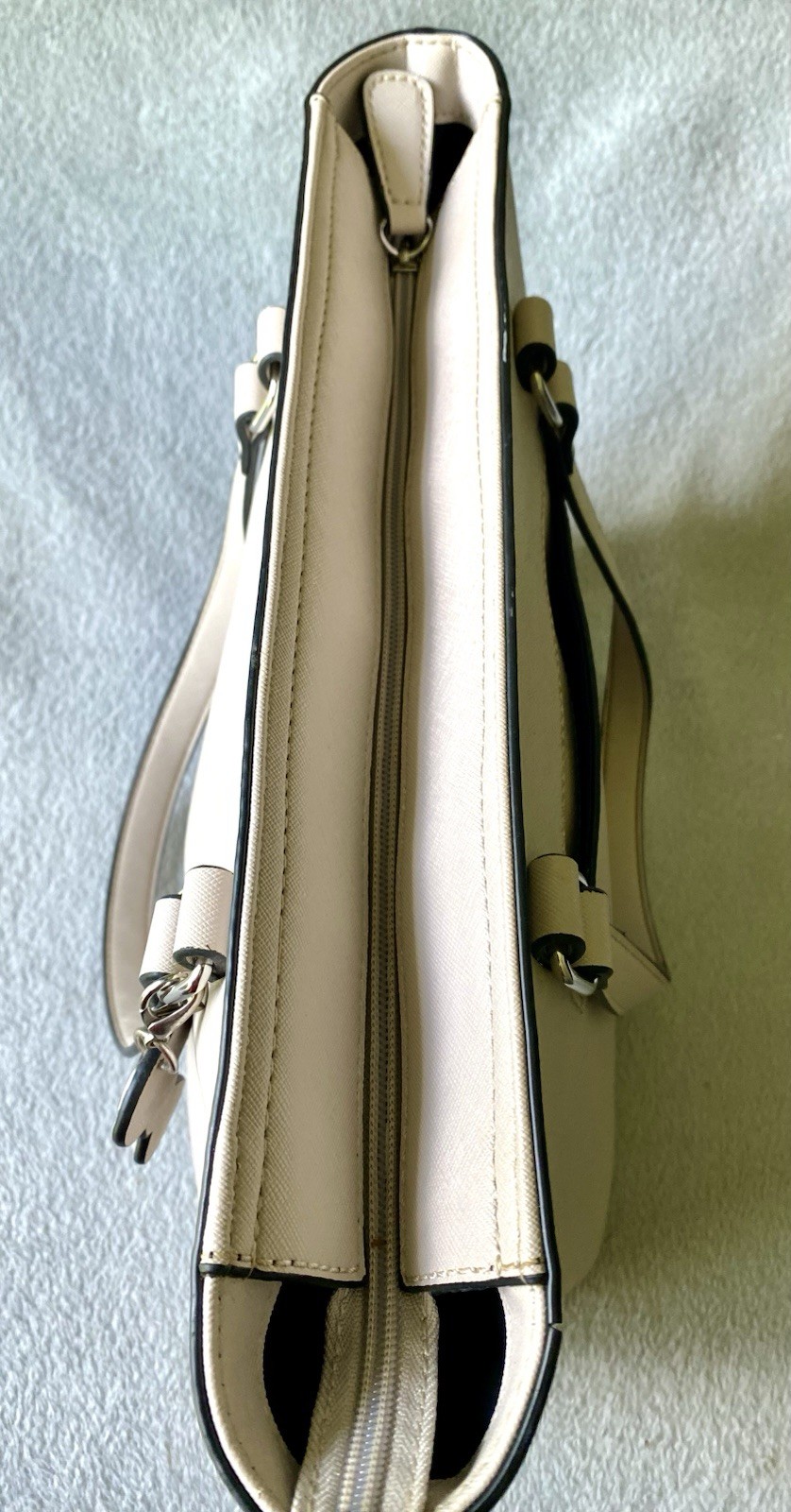 Guess Monogram Los Angeles Light Tan Hand/ Shoulder Bag