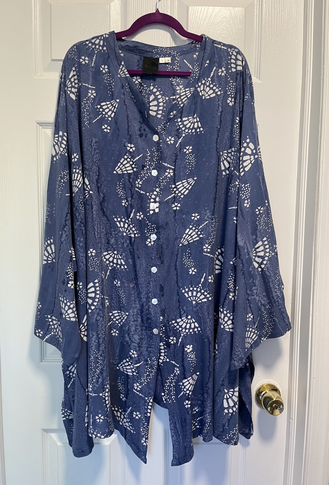 Blue/White Patterned Lightweight Breathable Tunic Making it Big Size 6X/7X