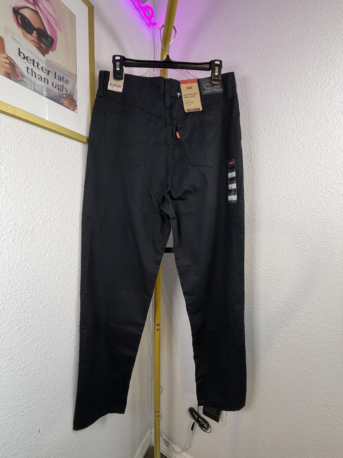 Levi’s High-Waisted Mom Jeans Black 31×30