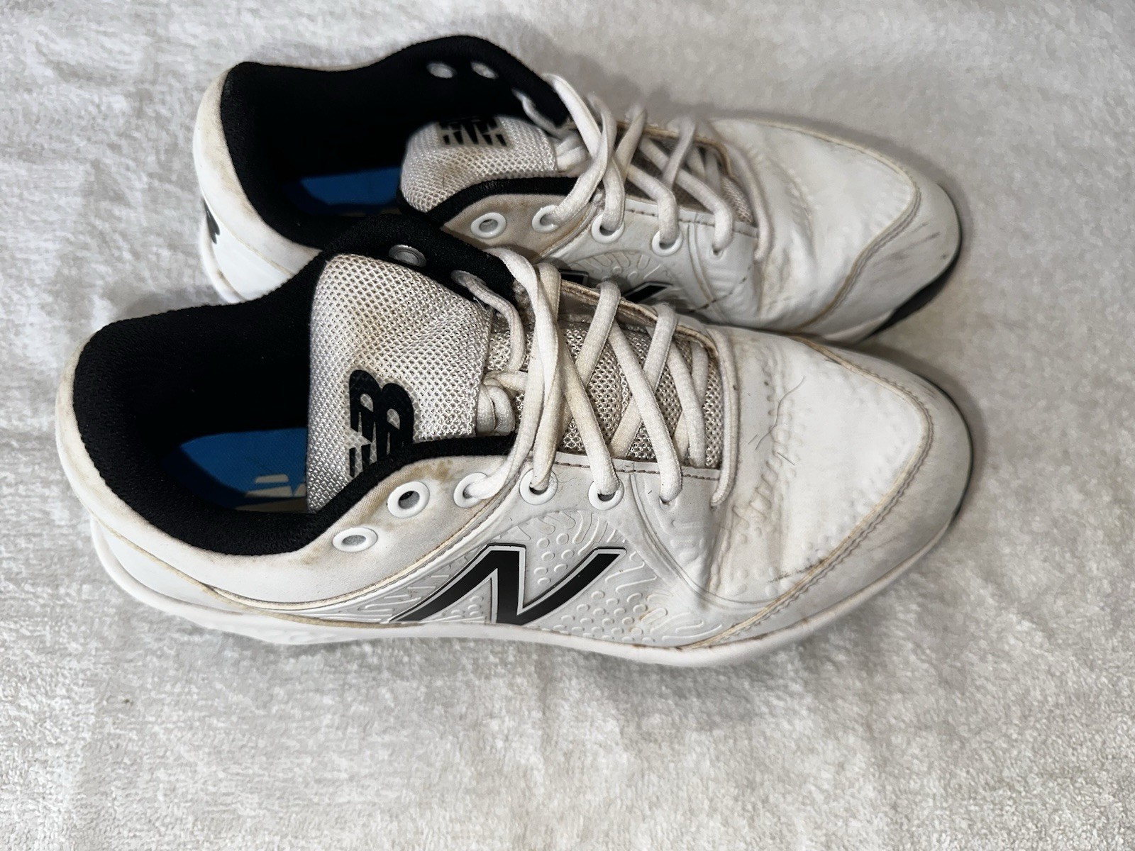 Men’s New Balance Youth Baseball Clears Size 7.5