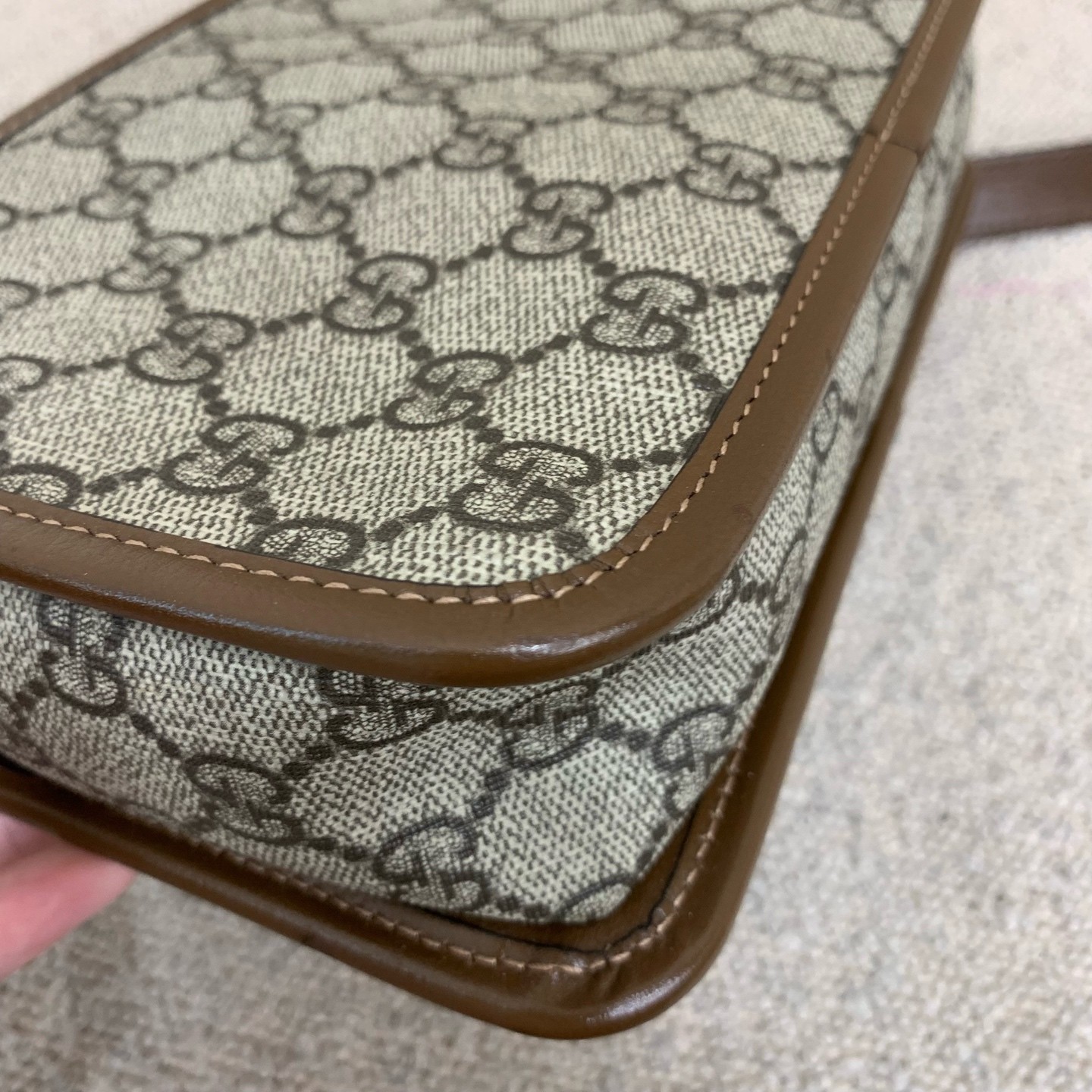 Gucci GG Supreme 22cm Beige Brown Canvas Crossbody Camera Bag Duty Paid
