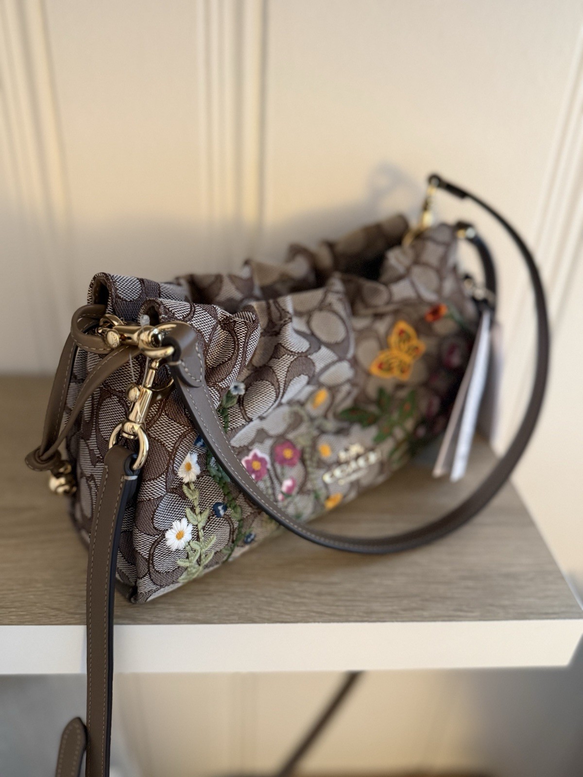 Coach FLORAL EMBROIDERED Faye Drawstring Shoulder Bag 💐🌻💐🌻