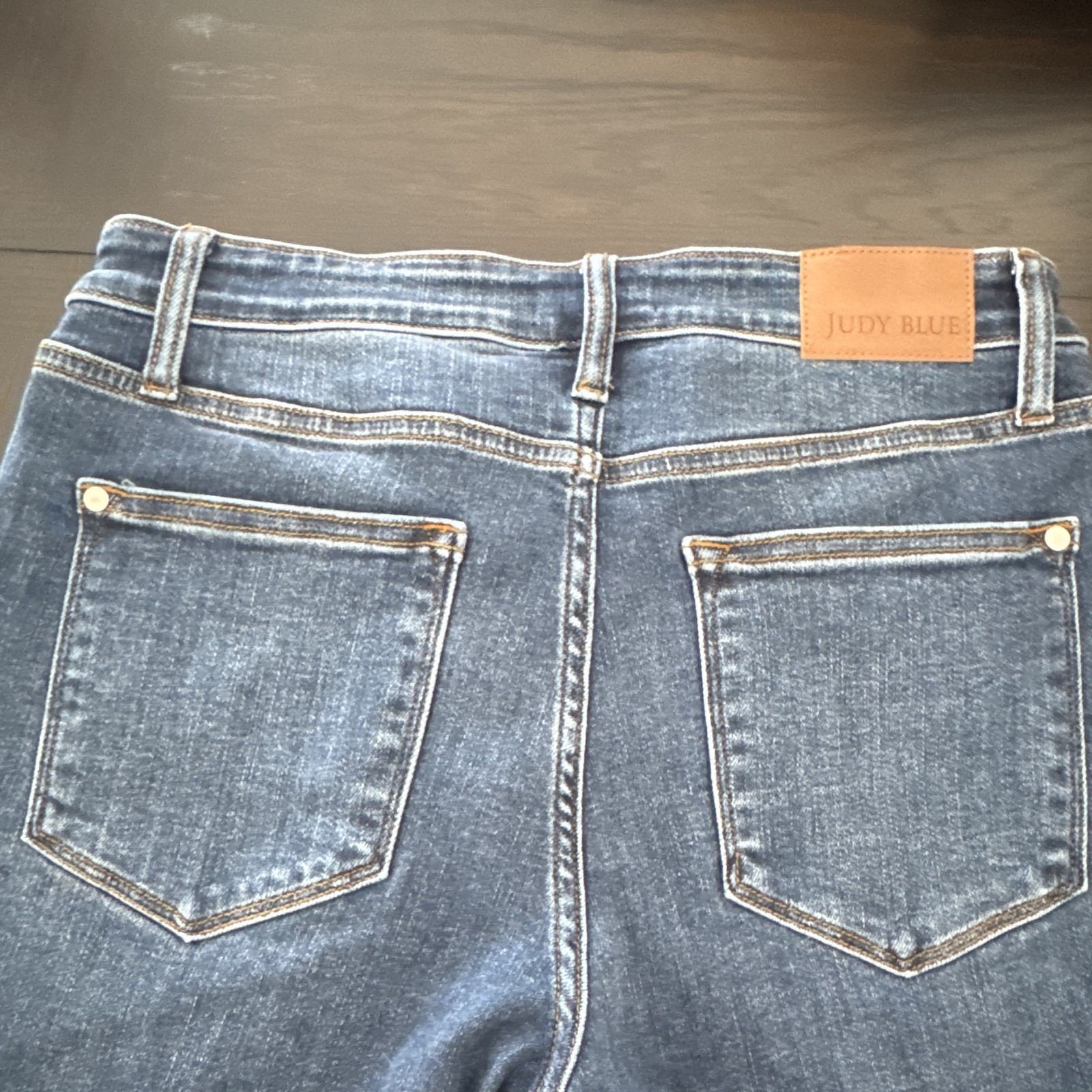 Judy Blue Women’s Slim Skinny Denim Jeans Medium Wash Blue Distressed 5-Pocket