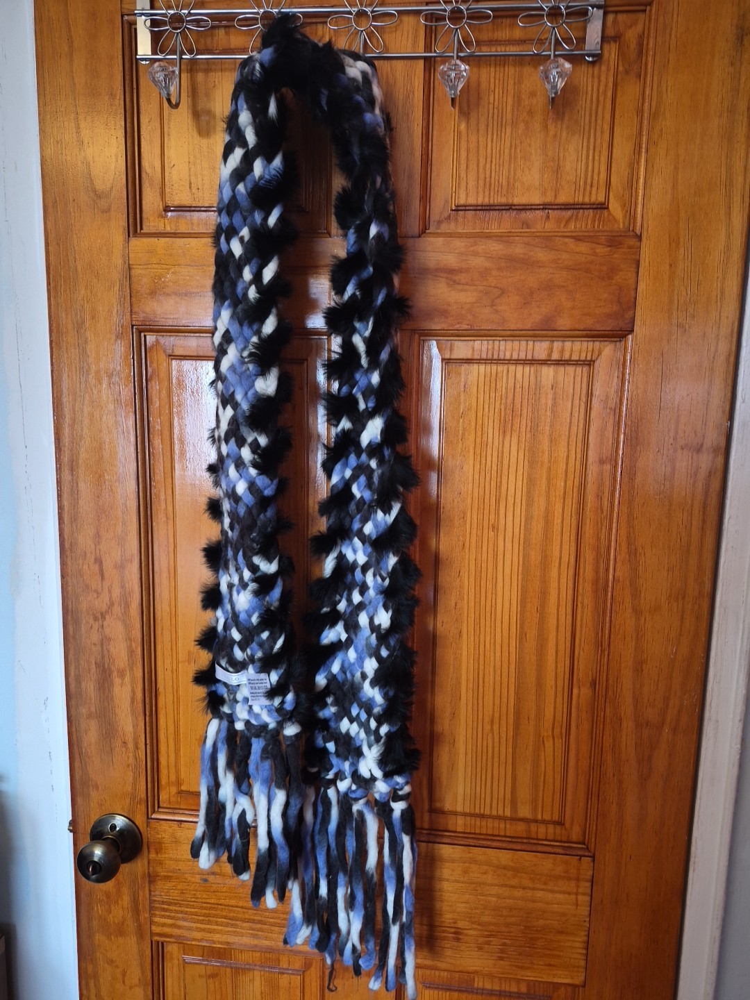SAOPAULO Genuine Rabbit Fur Crocheted Scarf Tasseld 70″ L x 7″W NWOT