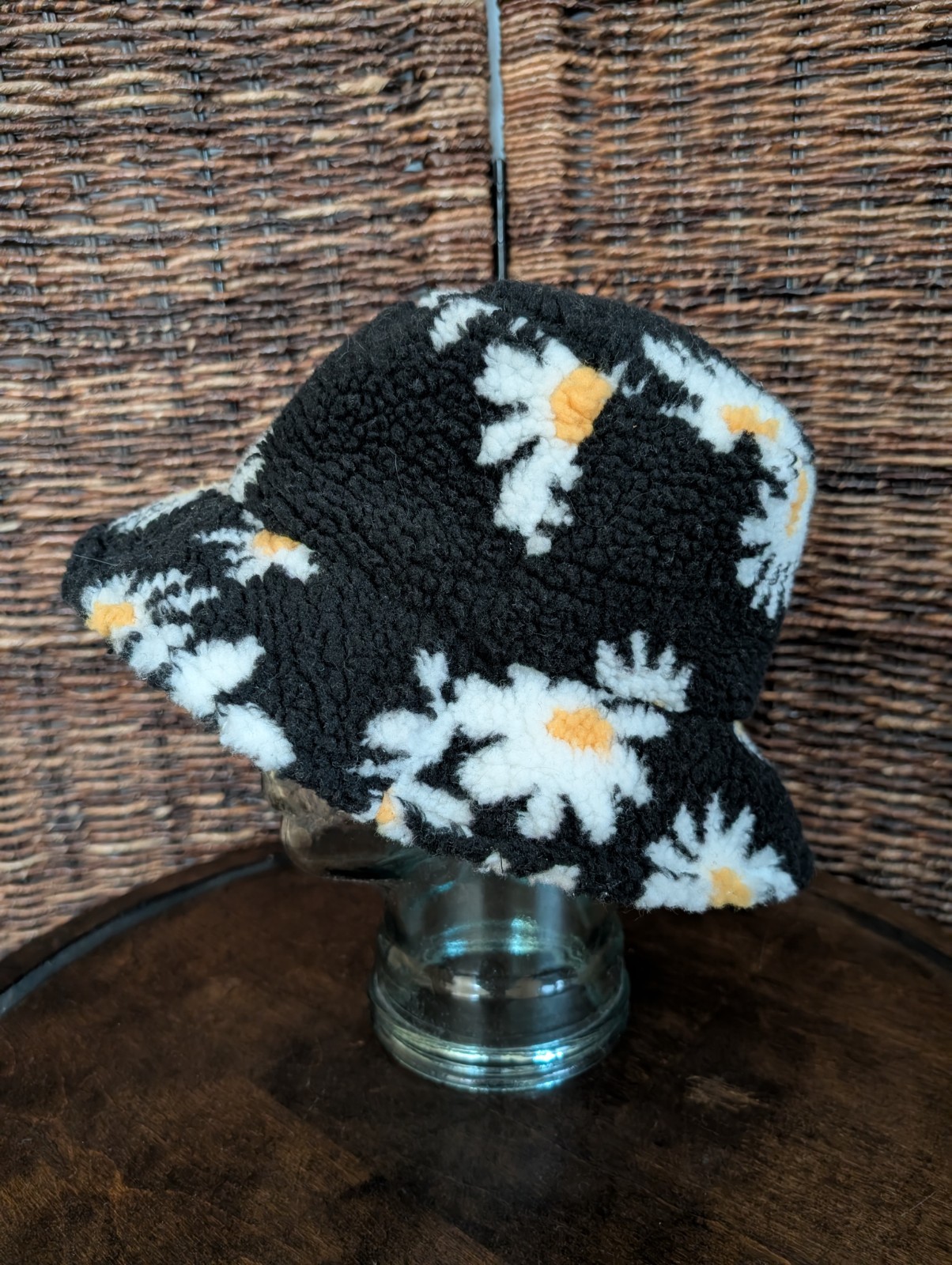 NWT Y2K Sherpa Fleece Daisy Bucket Hat Womens OS Floral 90s Fairy Grunge Hip Hop
