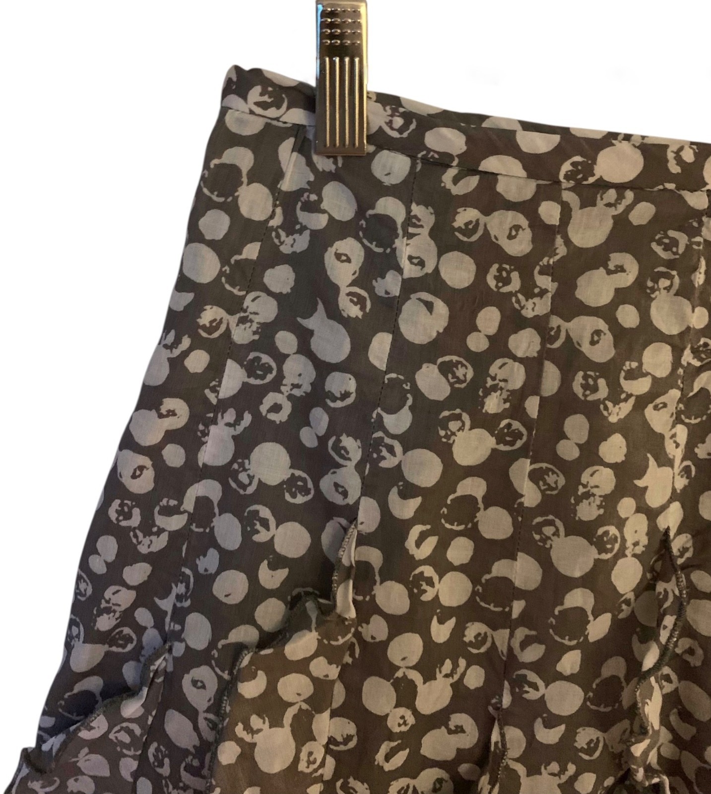 LOFT Light Gray + White Lightweight Lined Ruffle Trim Mini-Length Skirt Size 6P