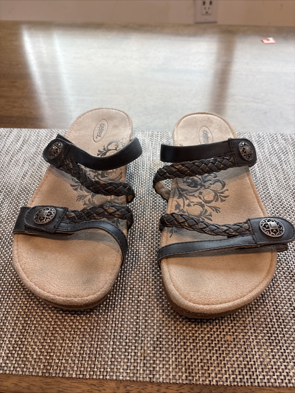Aetrex Women’s Reese Black Size 8 Leather Braided Sandal Adjustable Strap