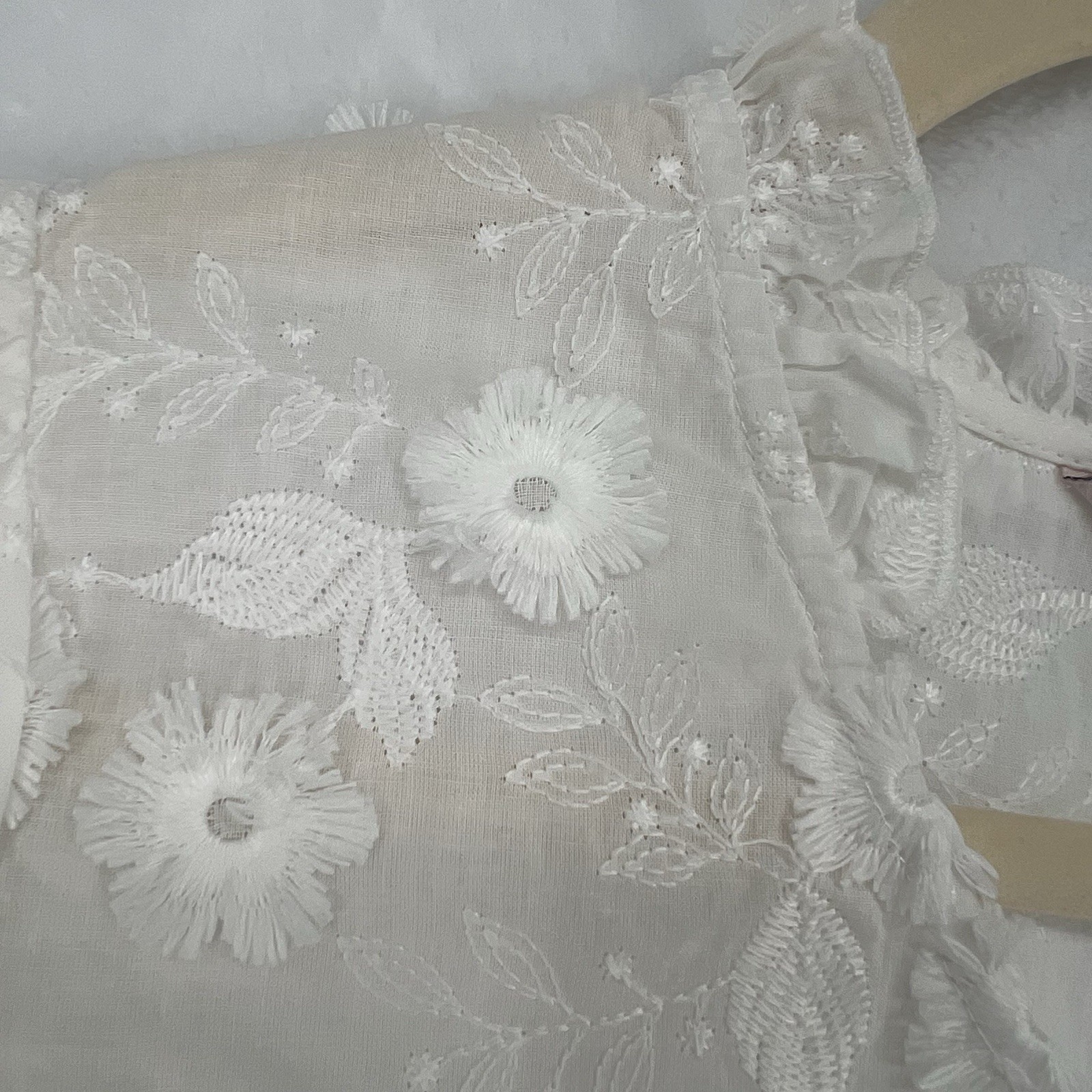 Nanette Lepore White Floral Eyelet Embroidered V-Neck Blouse Sz S Bridal Sheer