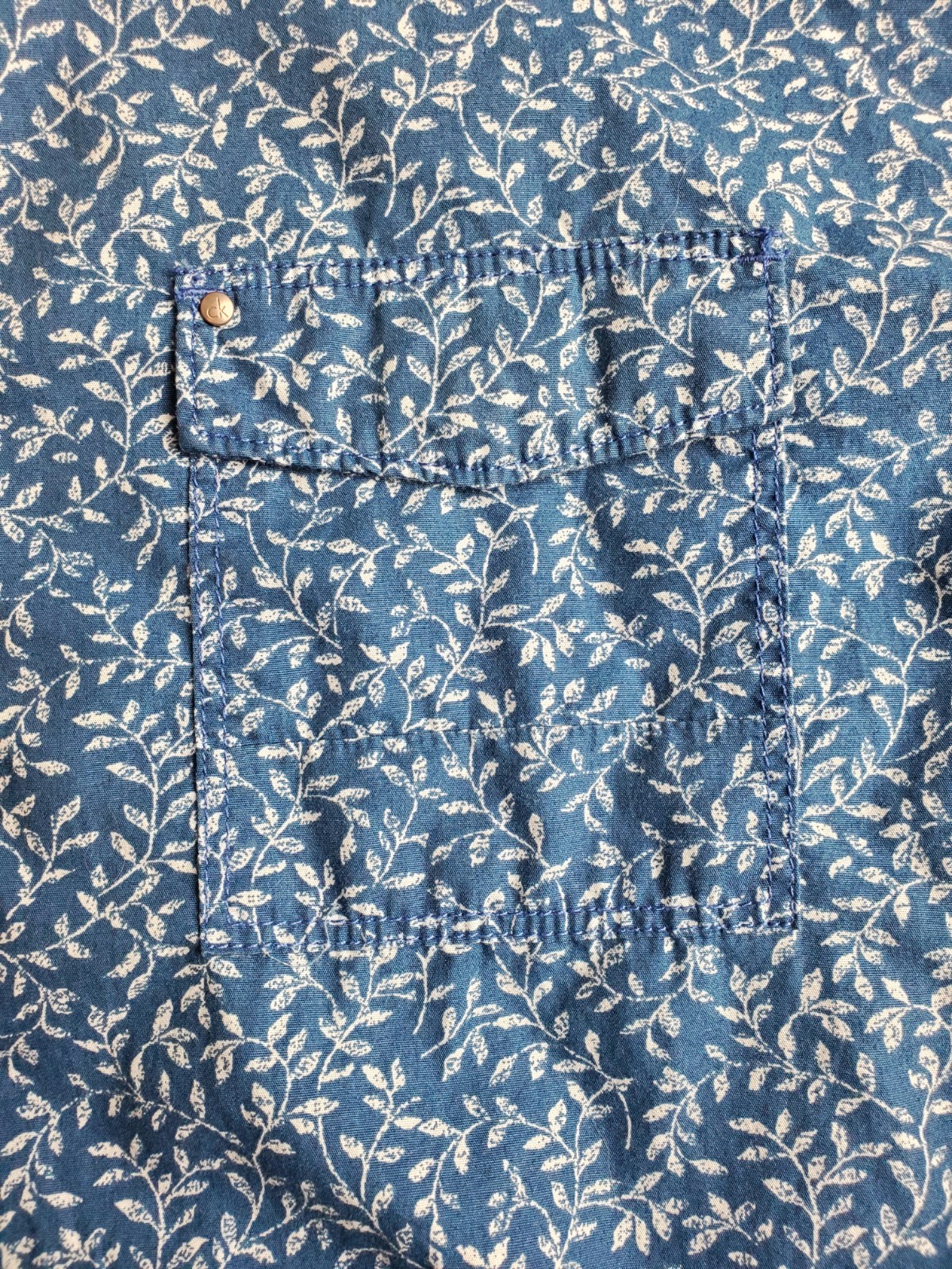 Calvin Klein Jeans Men’s Large Blue Floral Print Button Front Shirt 100% Cotton