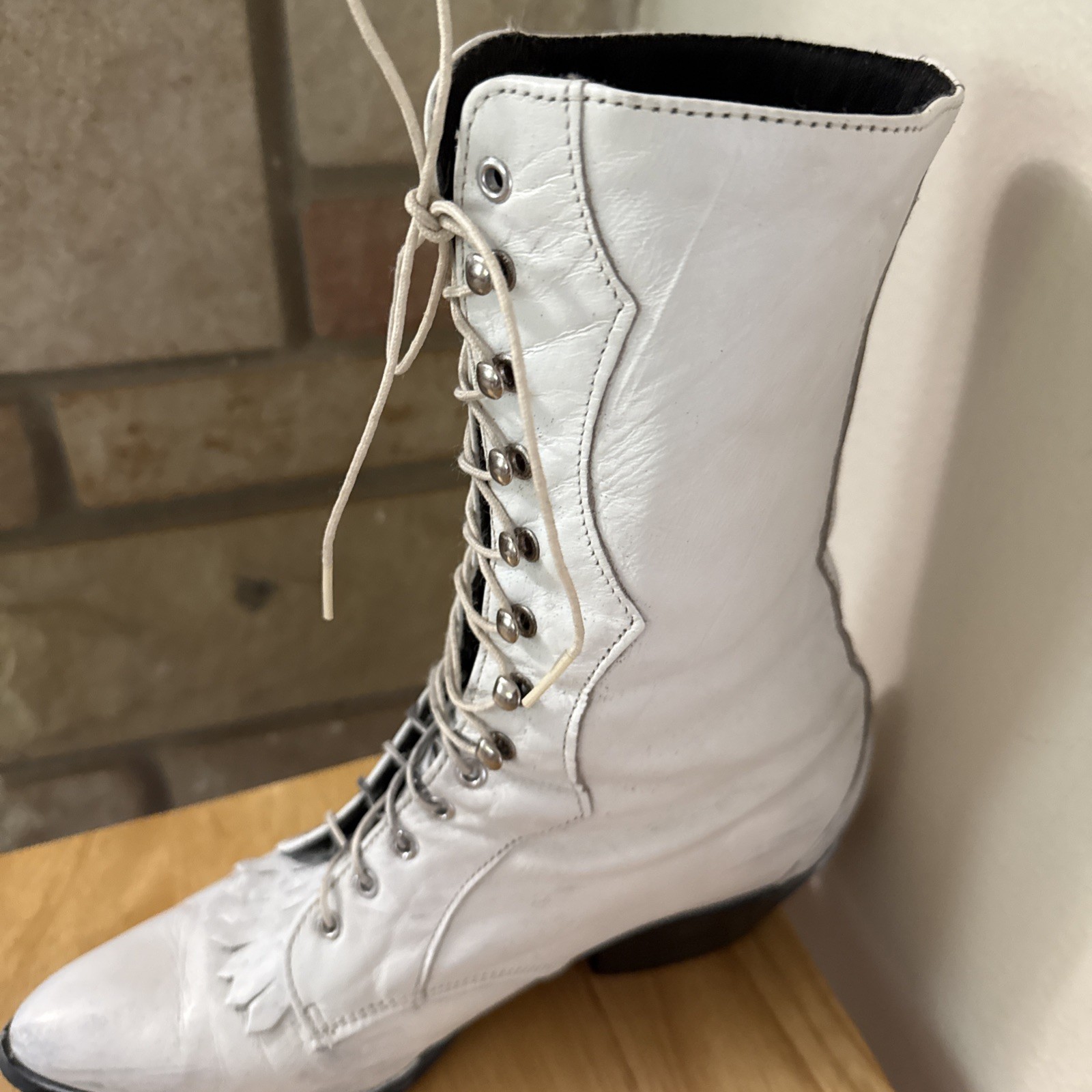 1980’s Loredo Leather White Victorian Style Prairie Boots Speed Lace Pointed 6.5