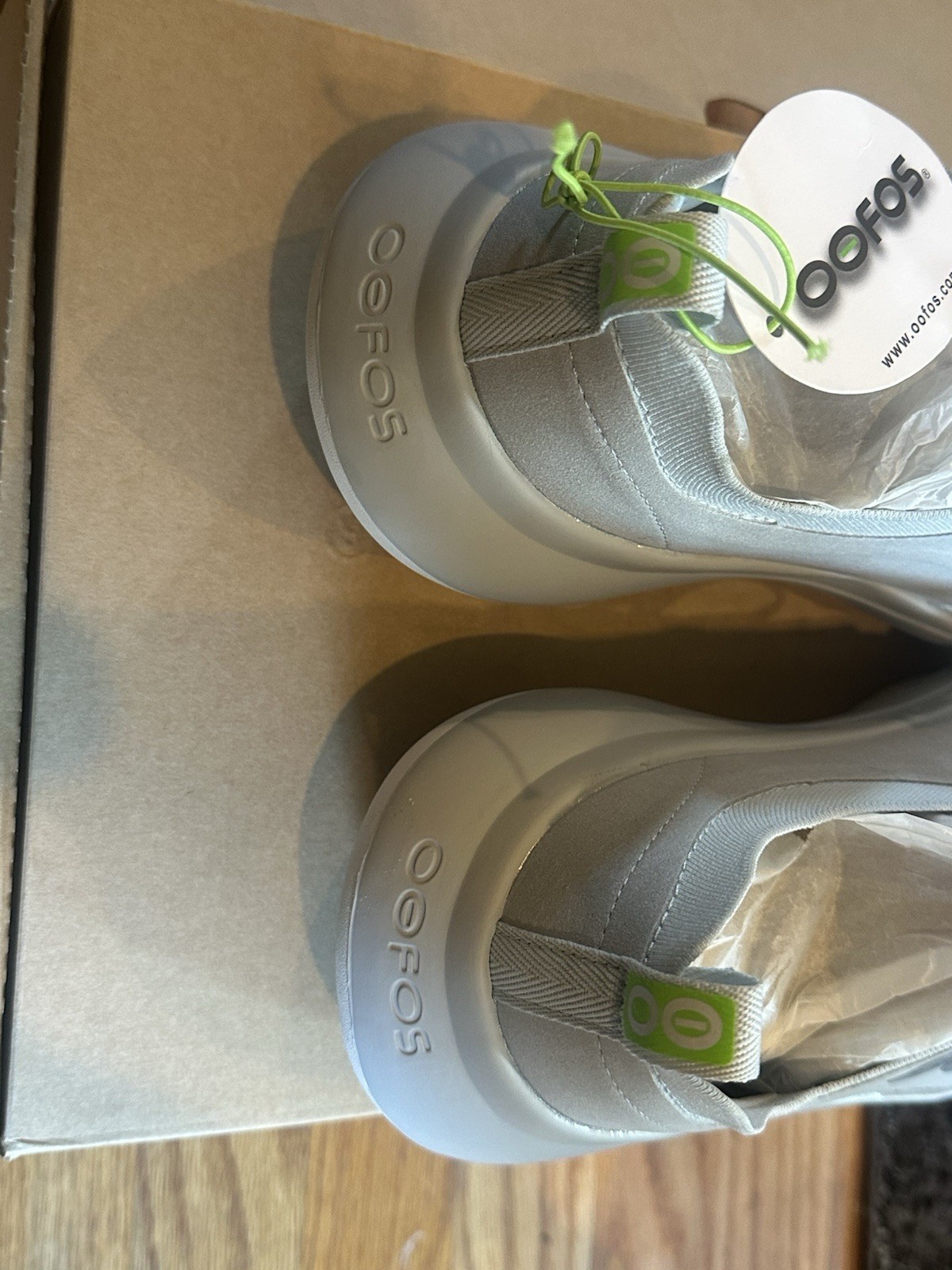 Oofos Oomy Stride Men’s sz 9 Glacier $160 MSRP