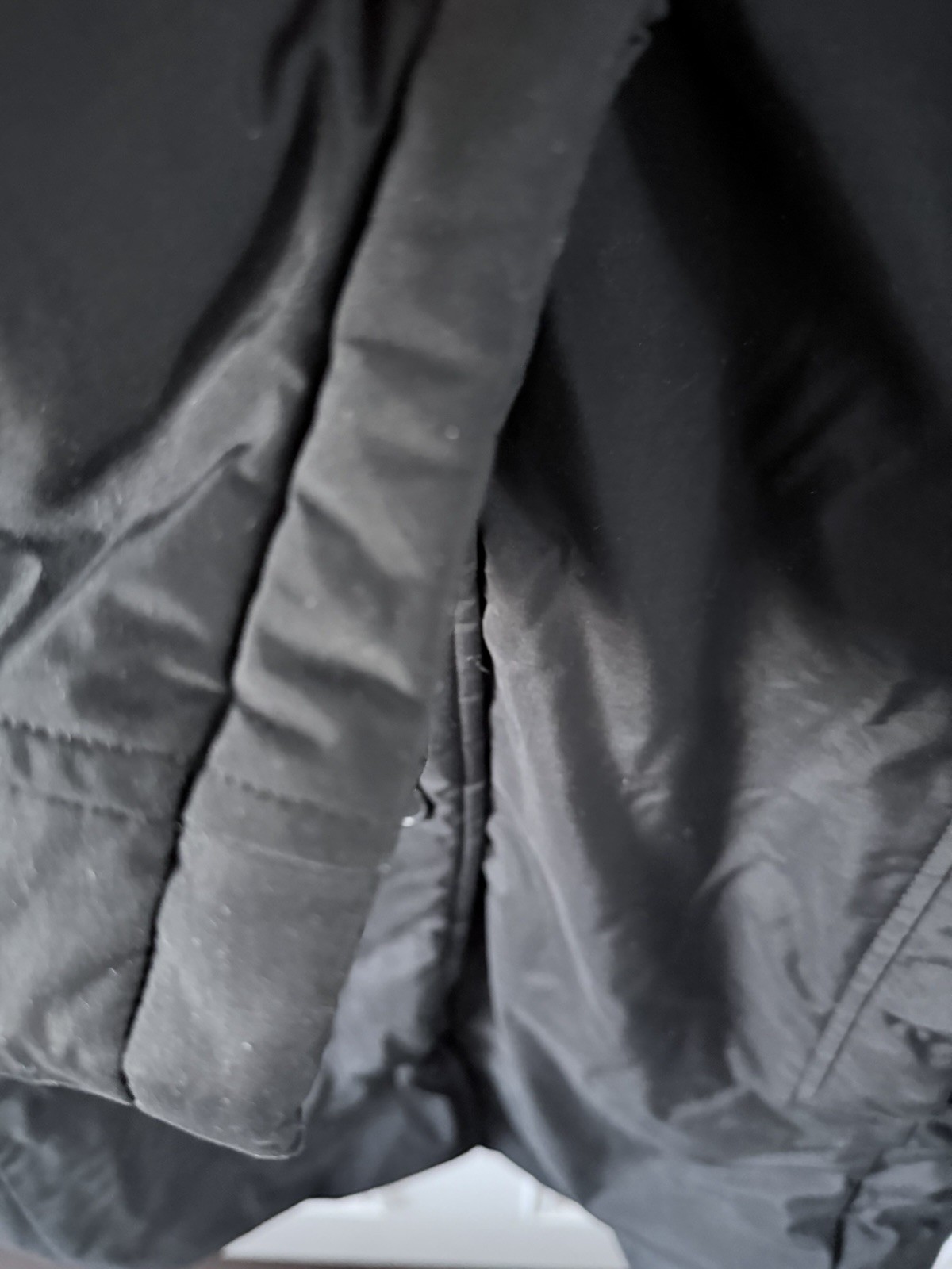 Max Mara quilted coat features a structured collar, IT42 VGC