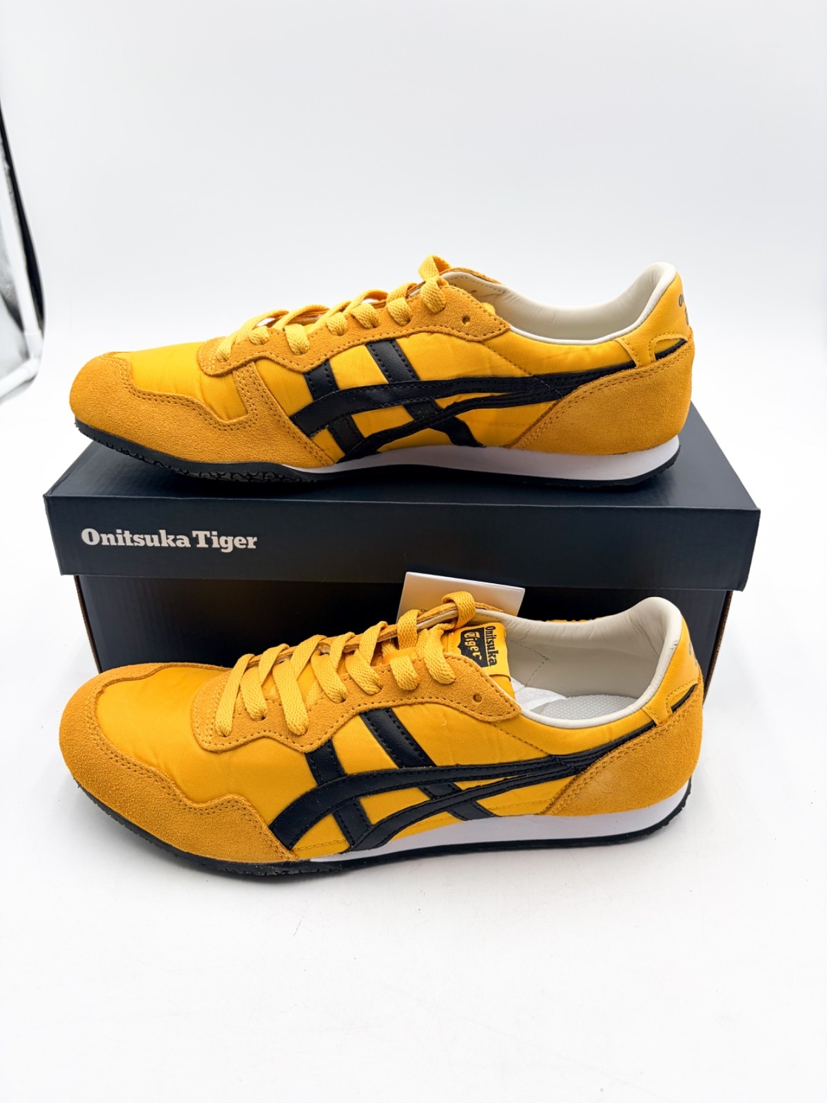 【NEW】Onitsuka Tiger SERRANO Yellow/Black Daily Sneaker (Men’s US 9) From US