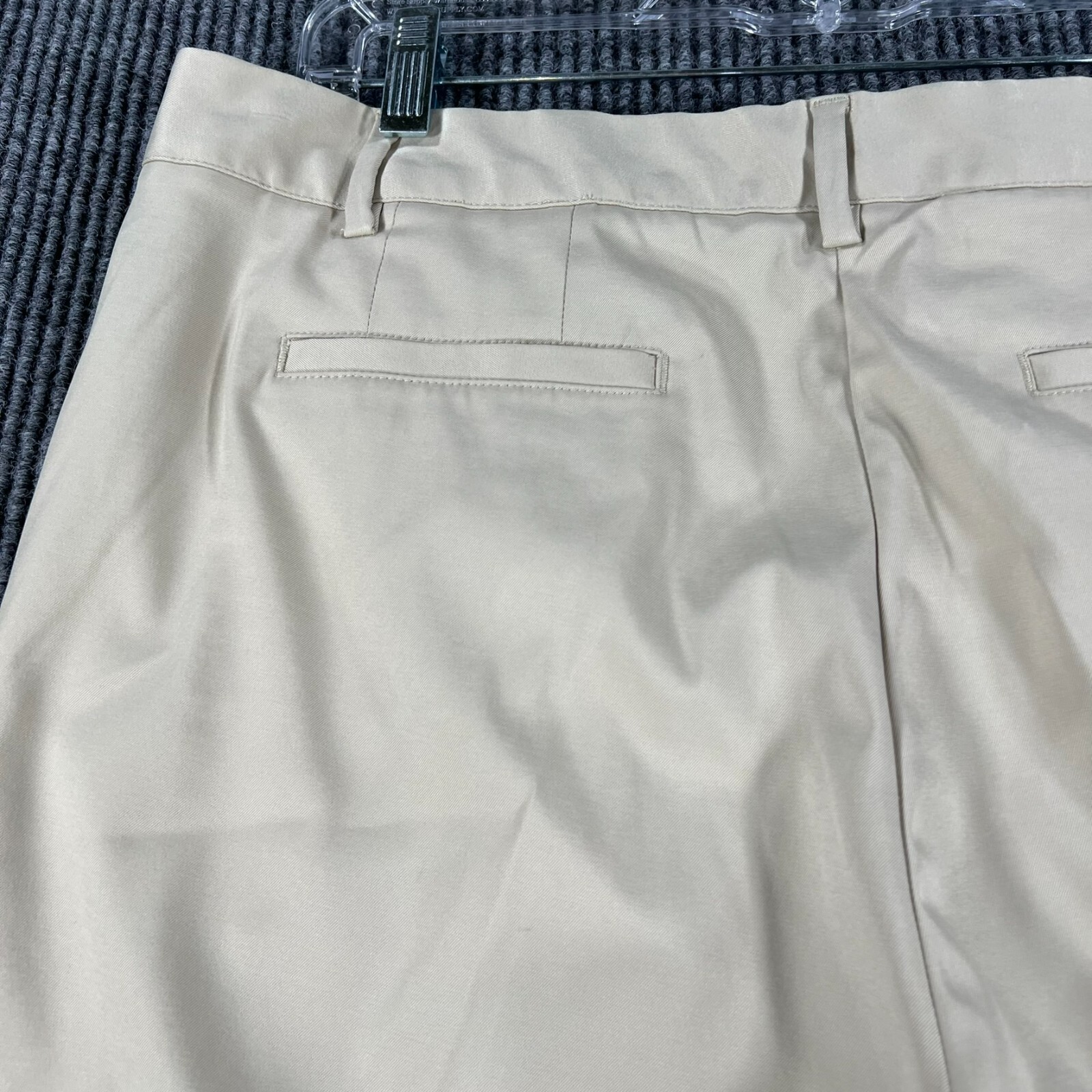 Greg Norman Womens Shorts Size 10 Beige Golf Outdoor Hiking Walking Chino