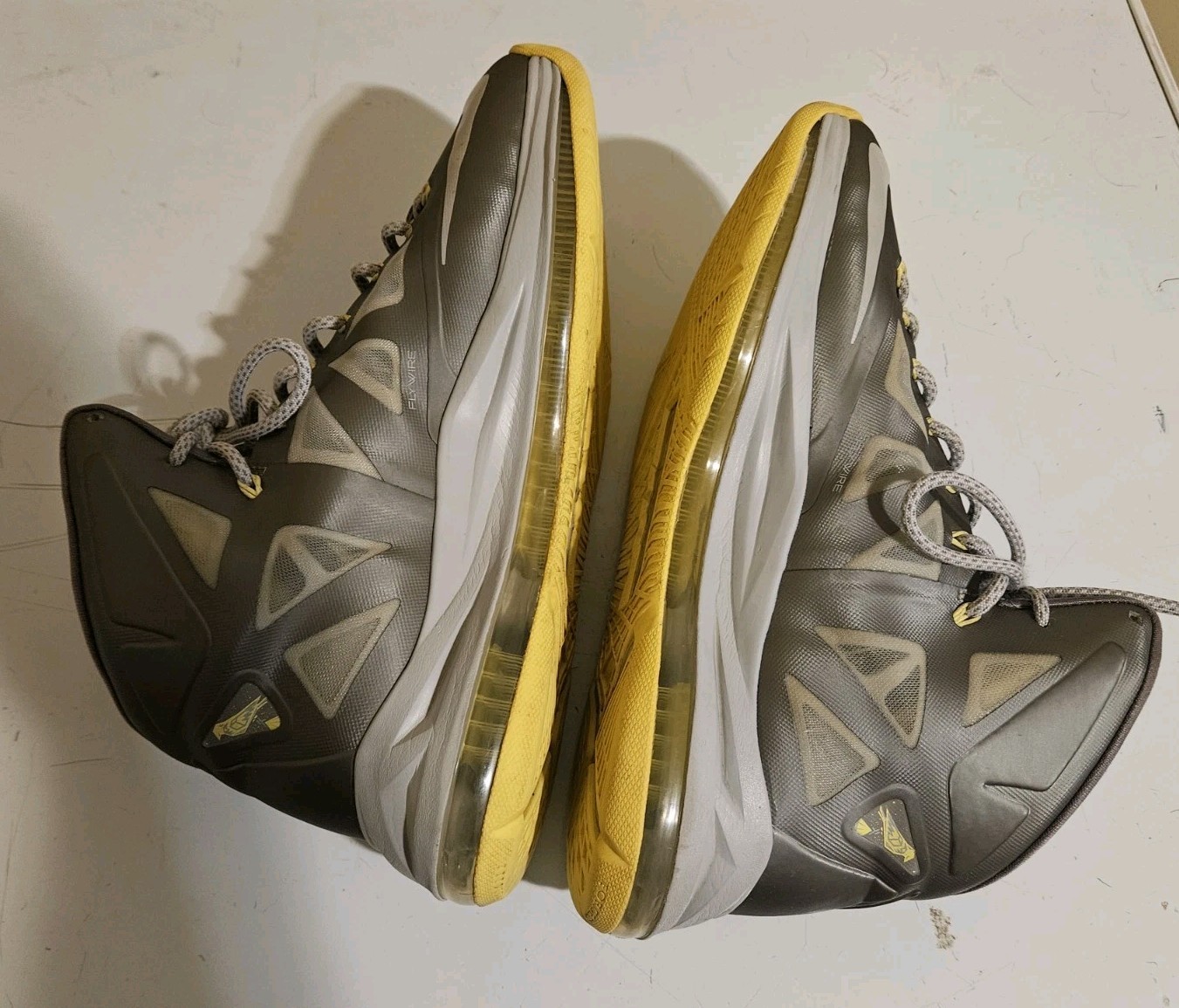 Nike LeBron X 10 Canary Yellow Diamond Lebron James 541100-007 Size 11