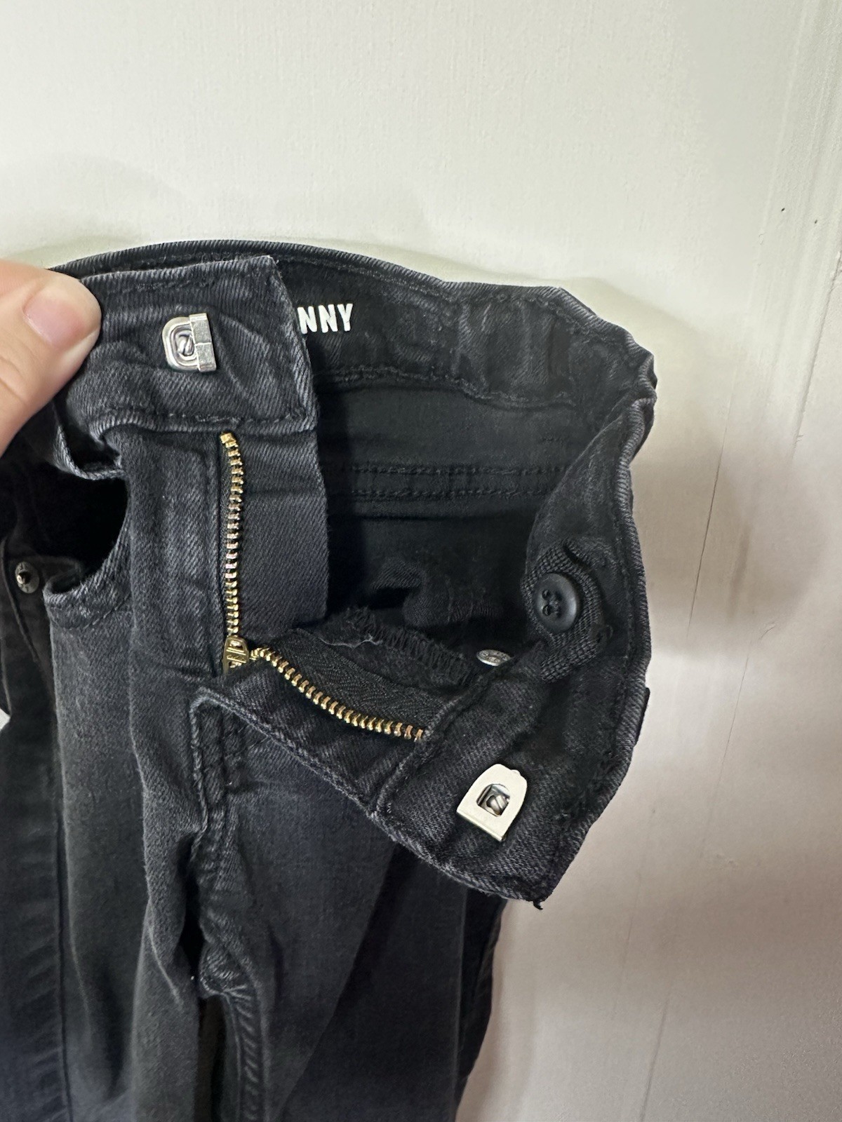 Signature by Levi Strauss & Co. S26 Kid’s Skinny Black Dark Wash Jeans Size 7
