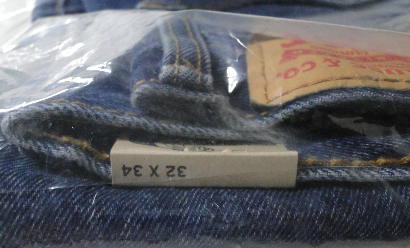Levi Men’s 505 Regular Fit Jeans, Dark Stonewash, 32W X 34L NEW SEALED !