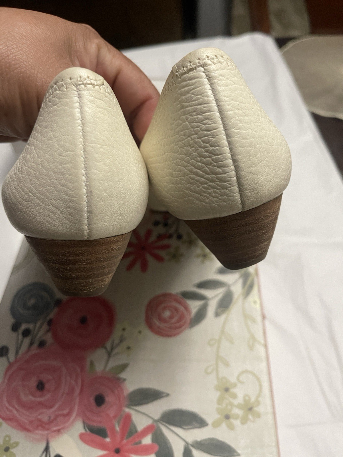Tory Burch Women’s Ivory Leather Peep Toe Wedge Heels Slip-On Logo Size 8
