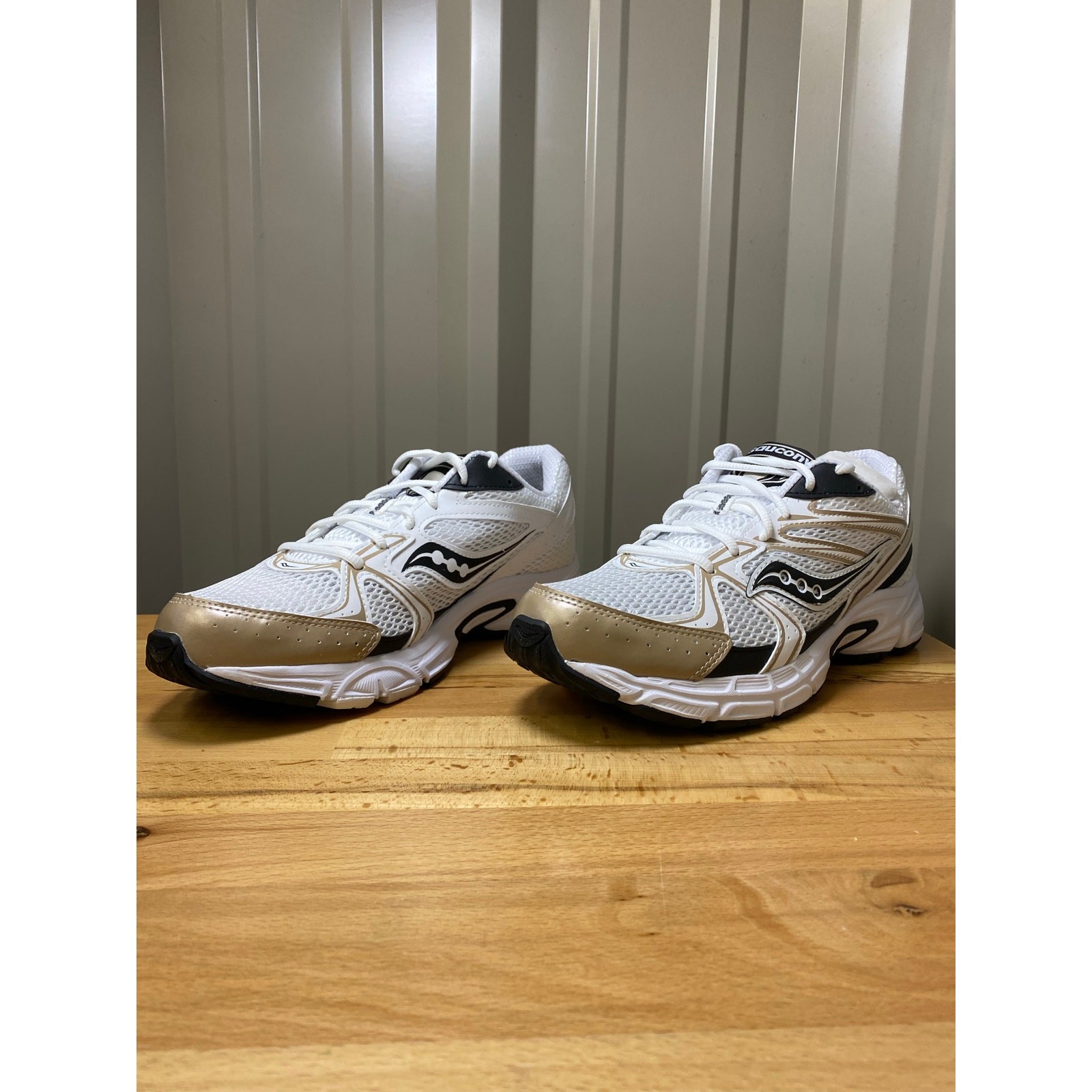 Saucony Ride Millennium White/Gold/Black Men’s Size 10 New!