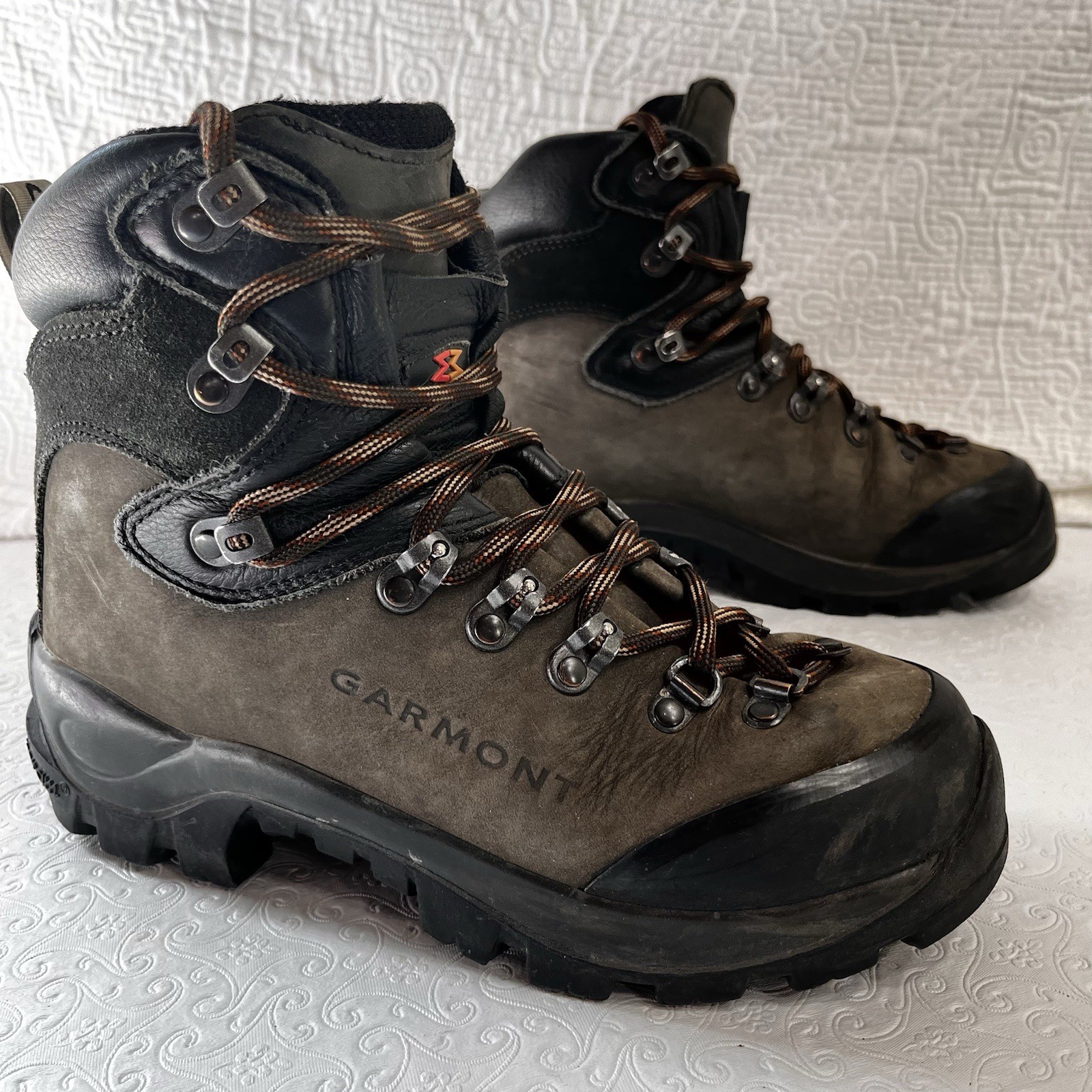 Garmont Dakota Hiking Backpacking Mountaineer Boots Men Size 7 Vintage Y2K Work