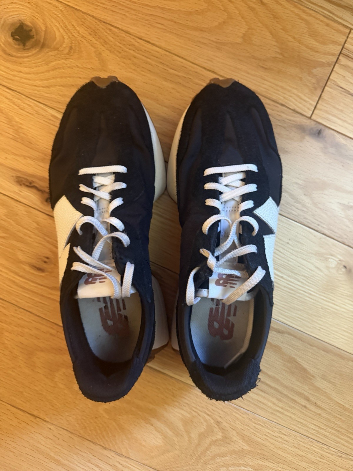 Pre-owned. Balance 327 Black And White Sneakers. Woman’s’ Size 9.