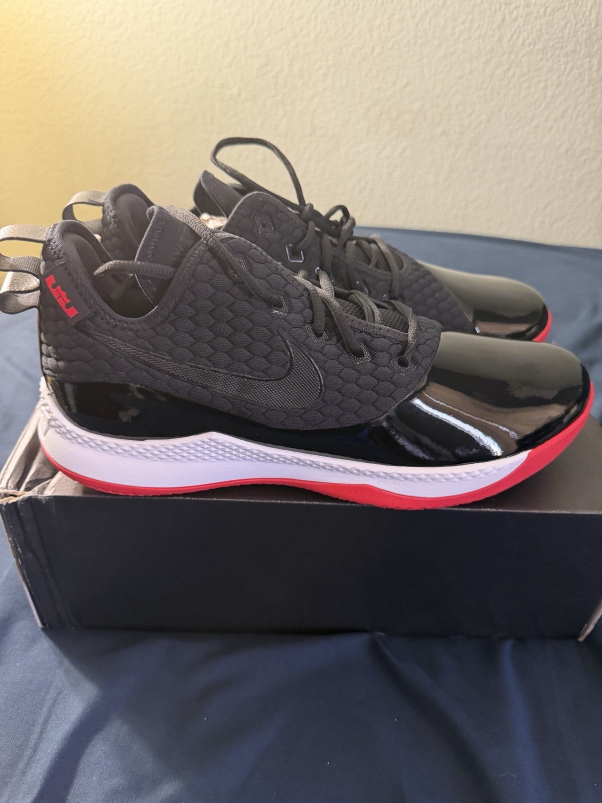 Nike LeBron Witness III Premium Black Red Men’s Size 14 Basketball Shoes BQ9819