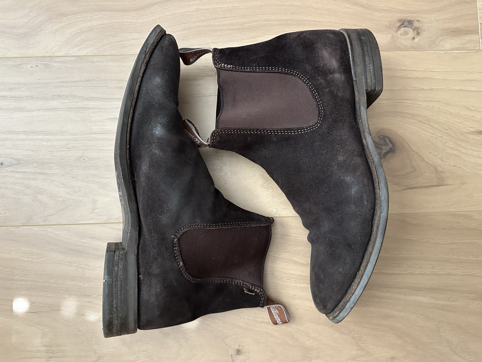 R.M. Williams Comfort Craftsman Suede Size 9