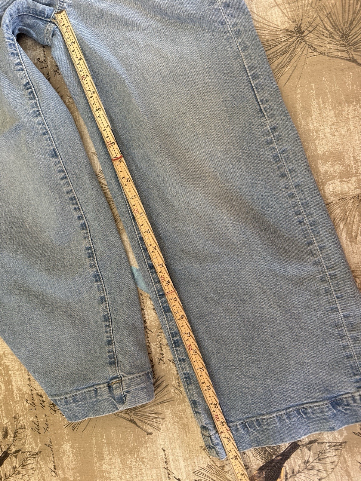 GAP High Rise Wide Leg Crop Jeans Size 2/26 R Light Wash Blue Denim