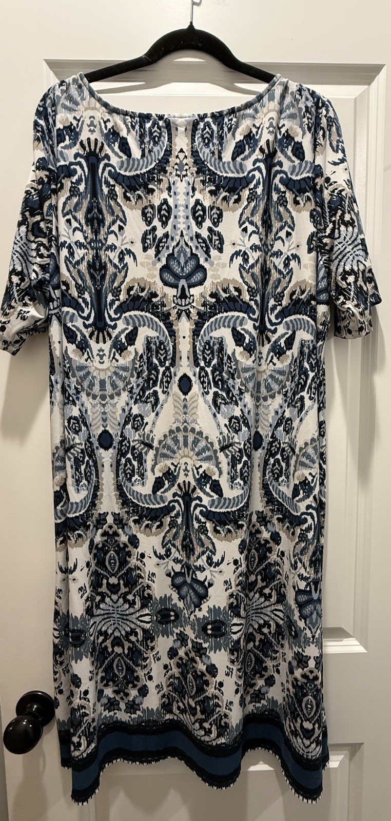 Avenue Blue/White Paisley Knit Shift Dress Short Sleeve Round Neck Knee 22/24